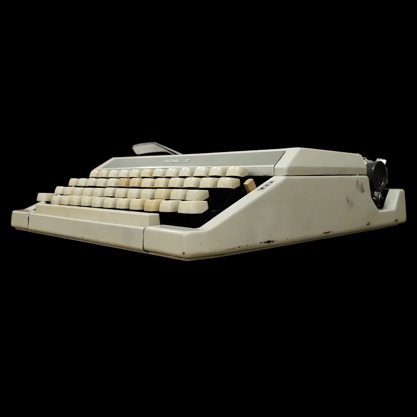 Image of Royal 200 Typewriter from universaltypewritercompany.in