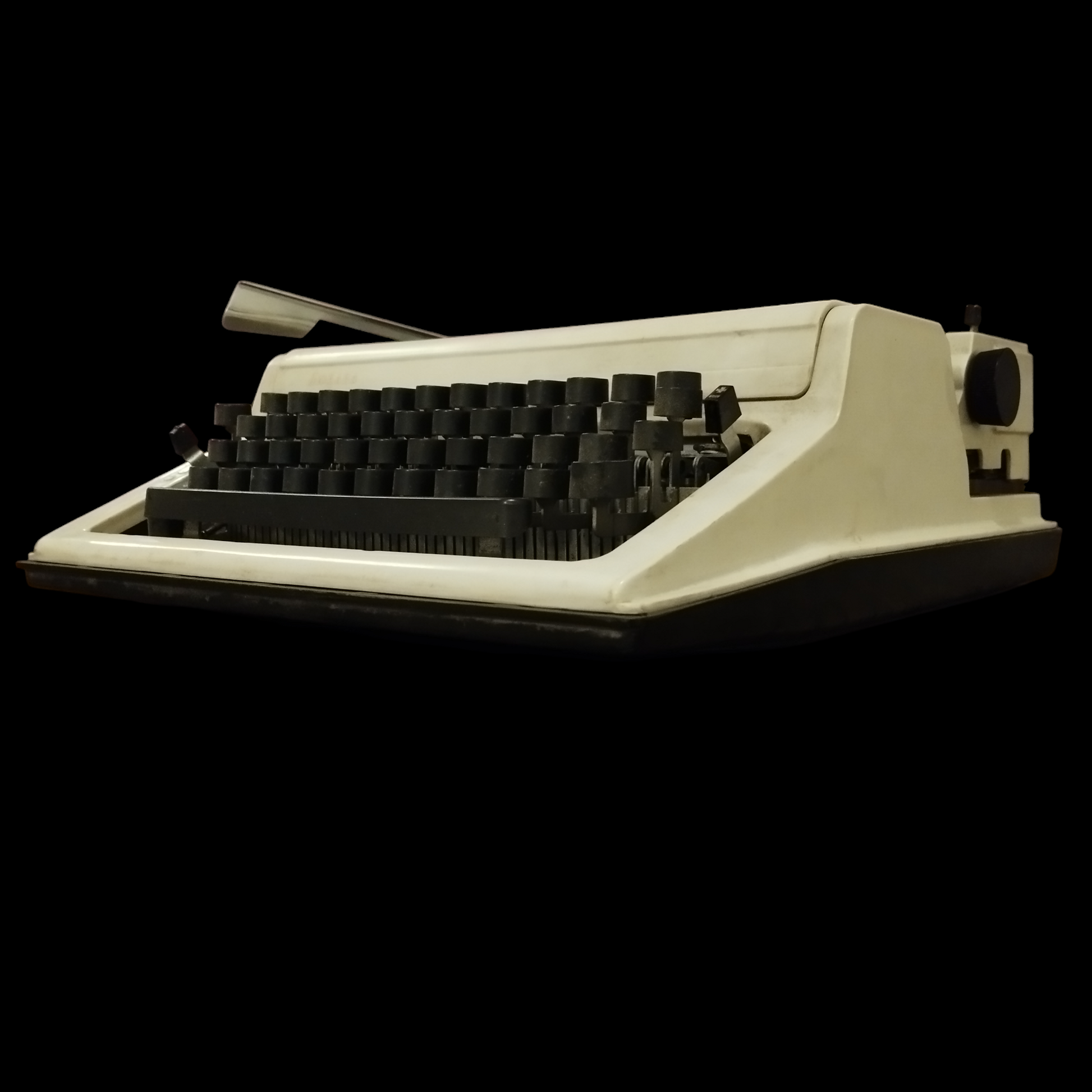 Image of Russian Keyboard Typewriter. Available from universaltypewritercompany.in