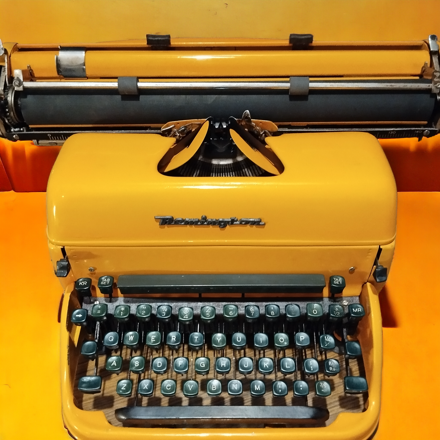 Image of Remington Desktop Typewriter. Available from universaltypewritercompany.in