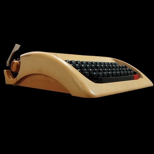 Image of Olympia Traveller C Typewriter. Available from universaltypewritercompany.in