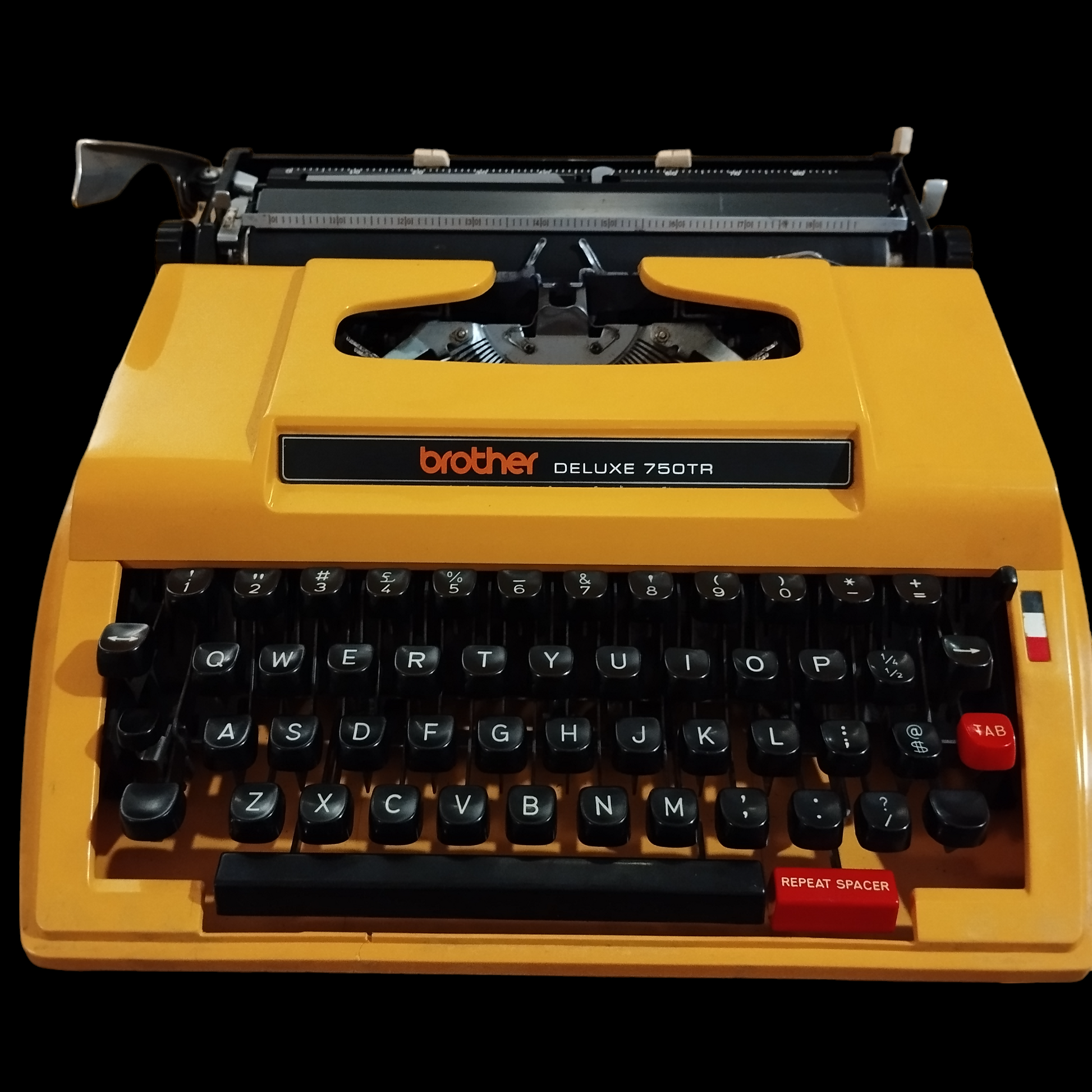 Image of Brother DELUXE  750TR Typewriter. Available from universaltypewritercompany.in