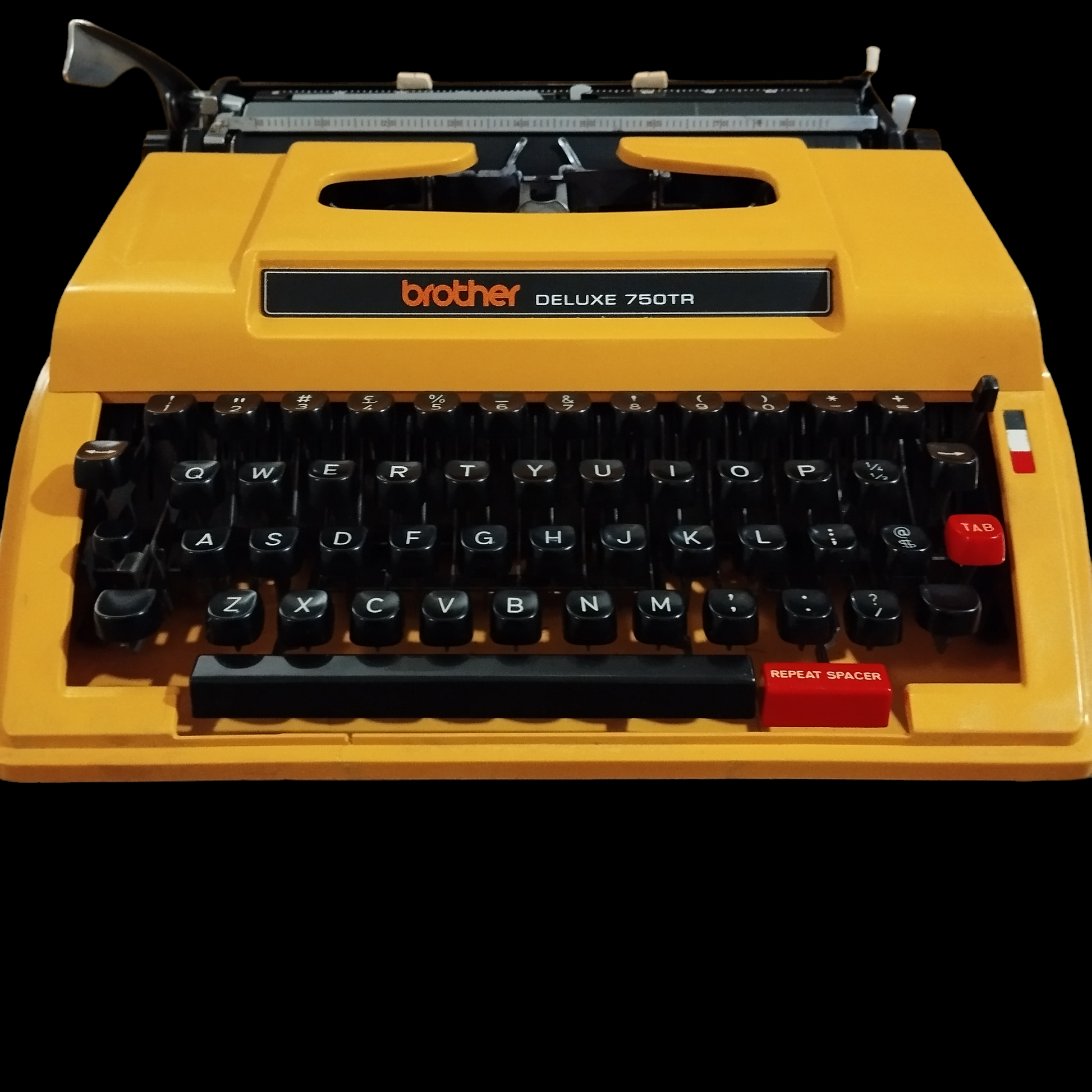 Image of Brother DELUXE  750TR Typewriter. Available from universaltypewritercompany.in