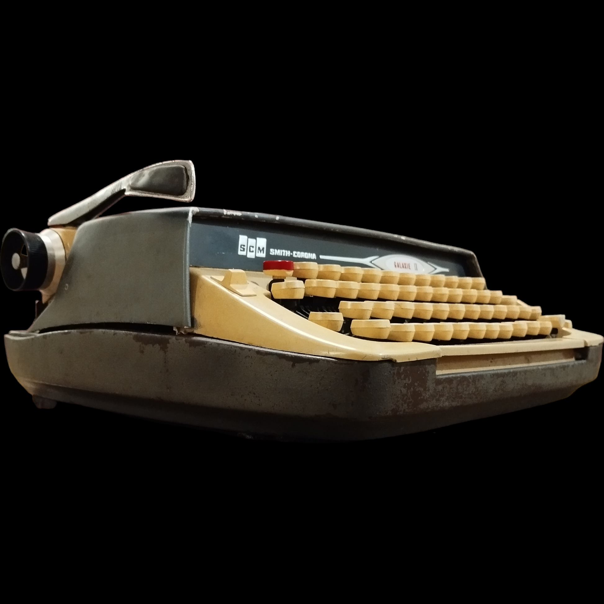 Image of SCM Smith Corona Galaxie II Typewriter. Available from universaltypewritercompany.in