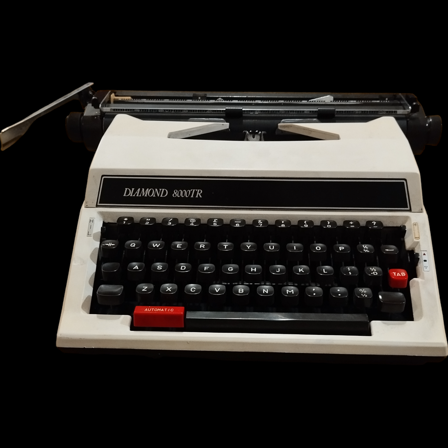 Image of Diamond 800TR Typewriter from universaltypewritercompany.in