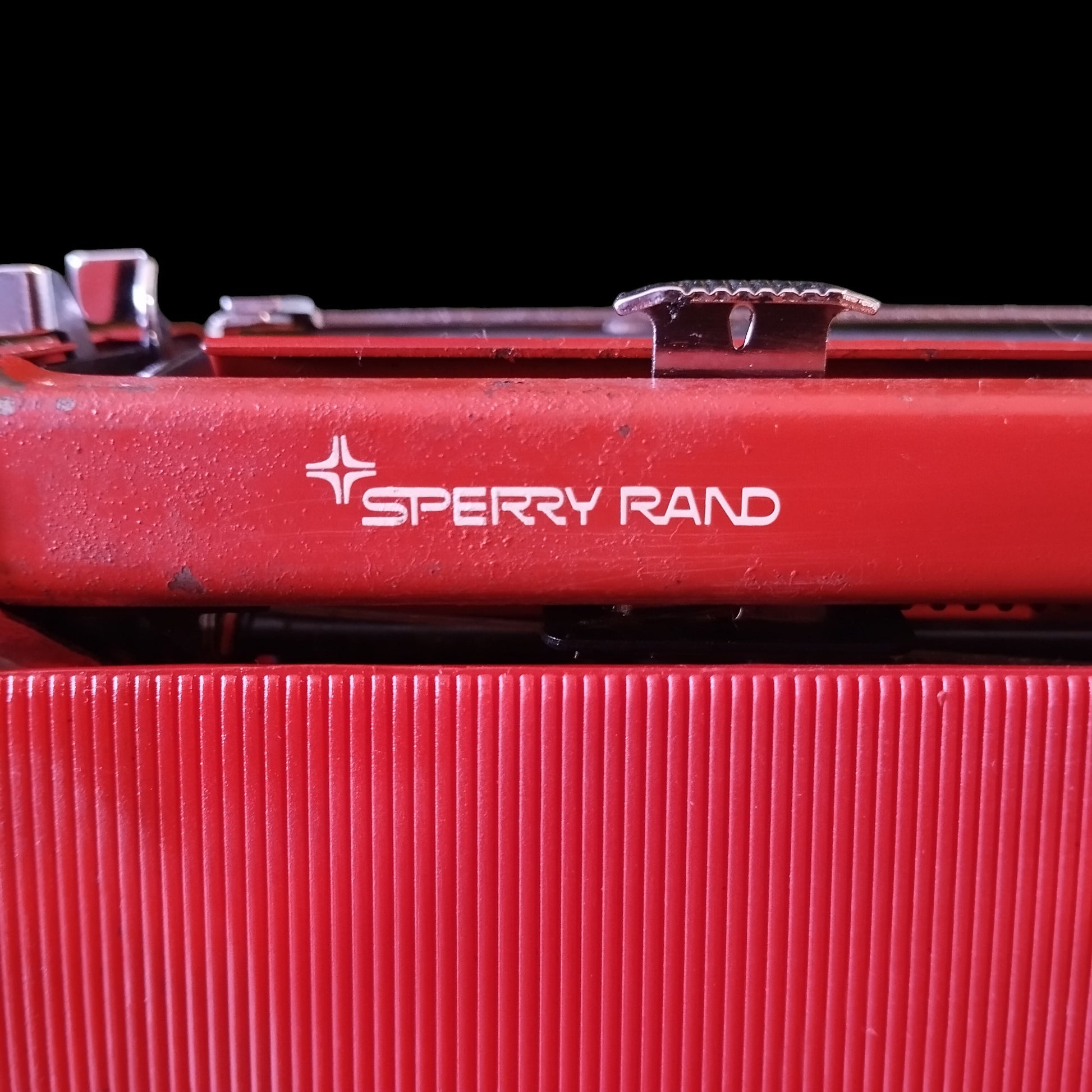 Image of Remington Starfire Sperry Rand Typewriter. Available at universaltypewritercompany.in