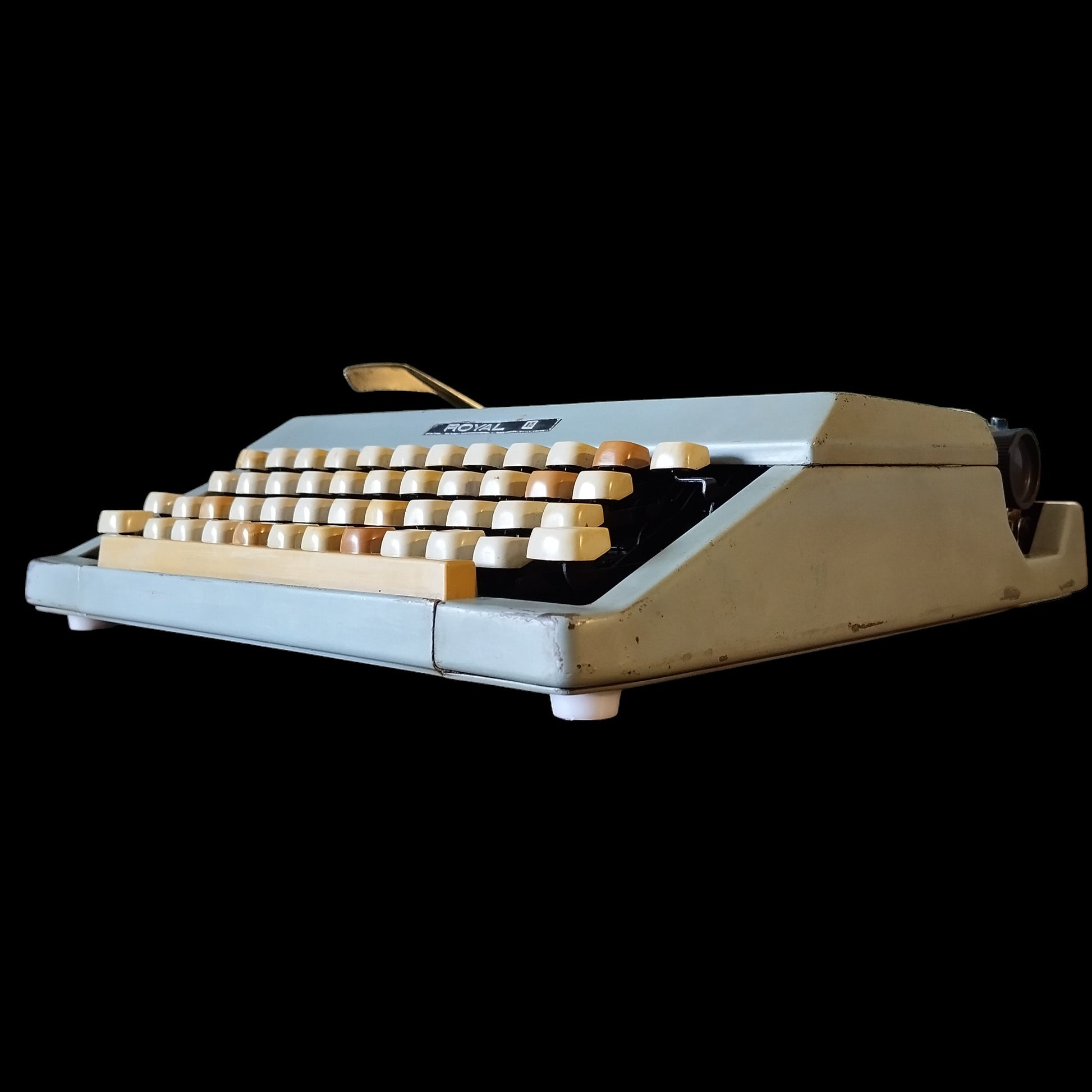 Image of Royal Typewriter from universaltypewritercompany.in