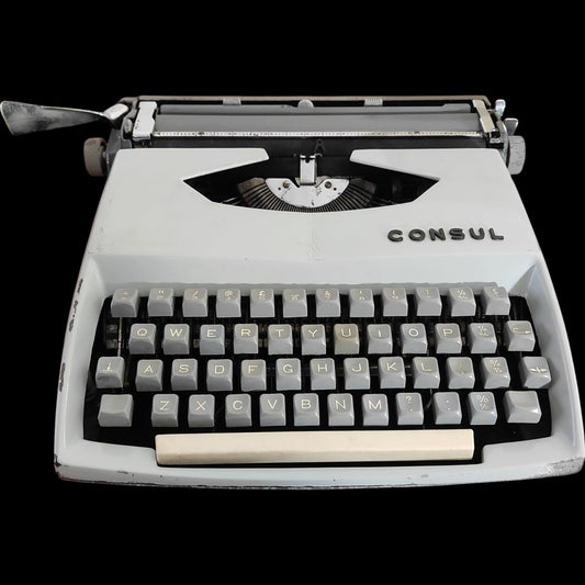 Image of Consul typewriter. Available from universaltypewritercompany.in