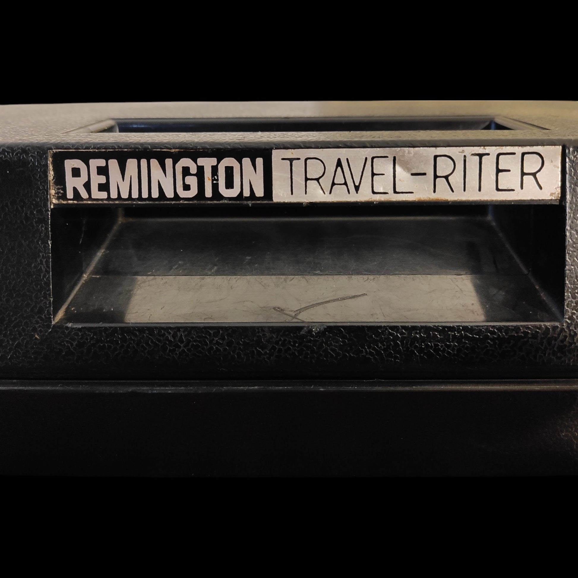 Image of Remington Travel-Riter Typewriter. Available from universaltypewritercompany.in