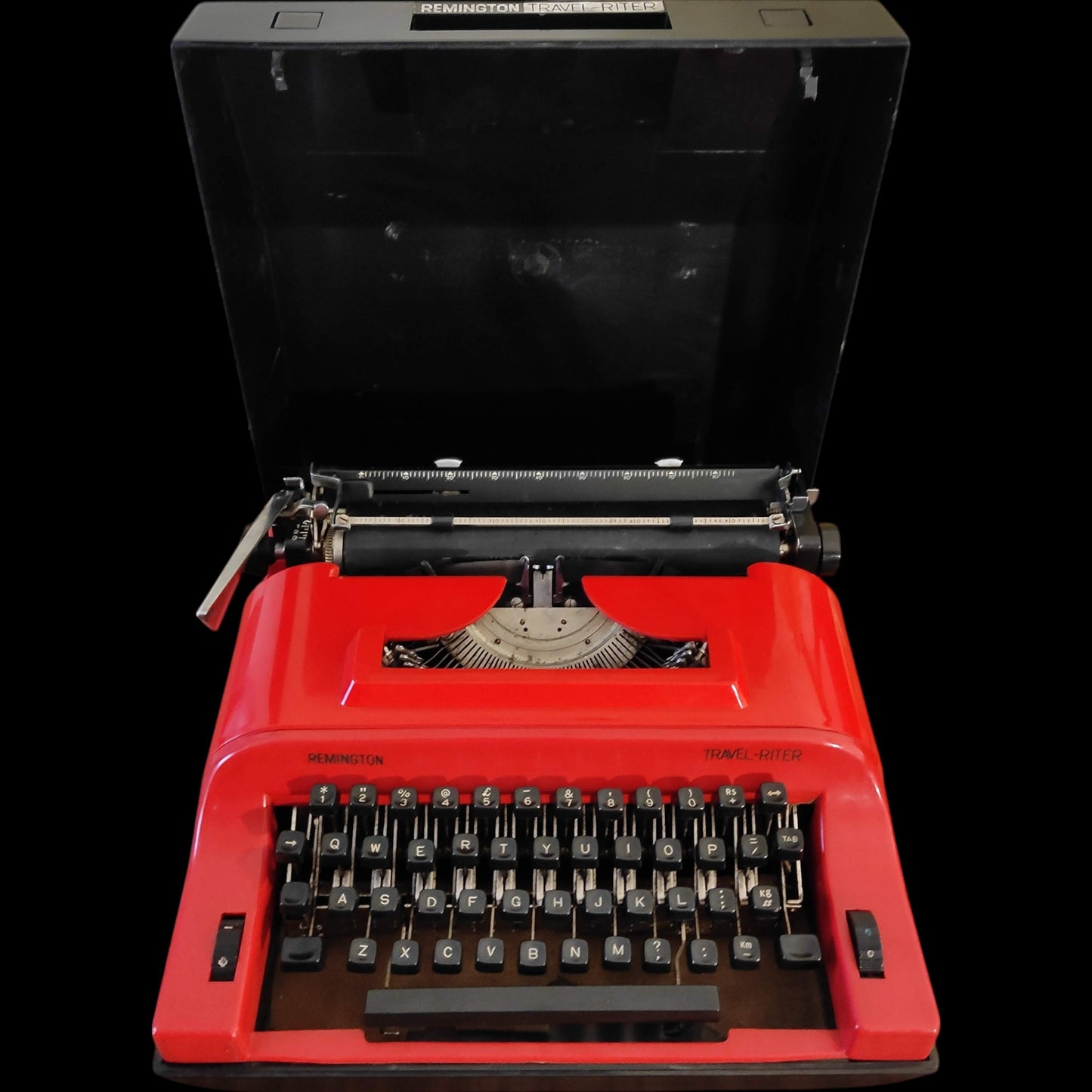 Image of Remington Travel-Riter Typewriter. Available from universaltypewritercompany.in