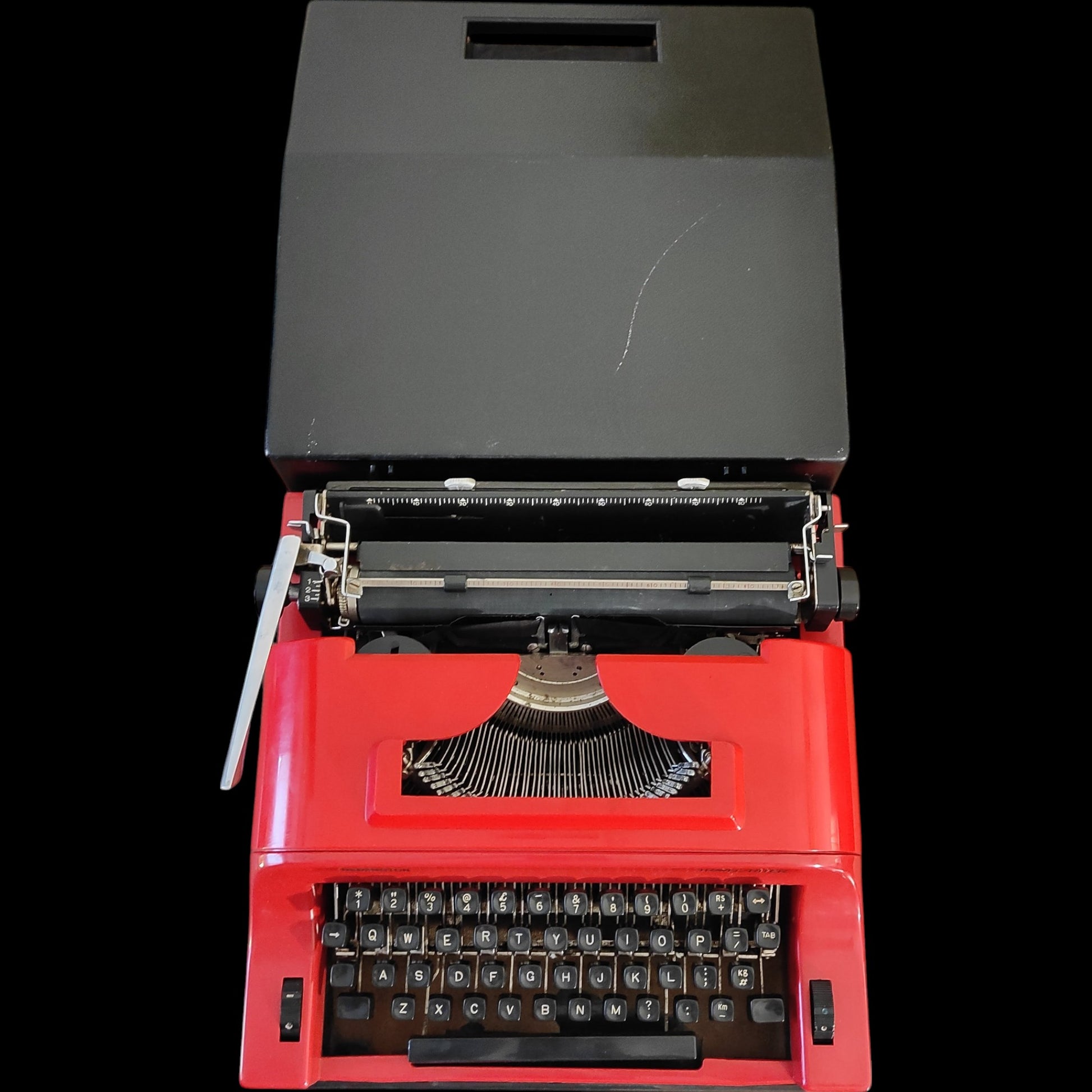 Image of Remington Travel-Riter Typewriter. Available from universaltypewritercompany.in