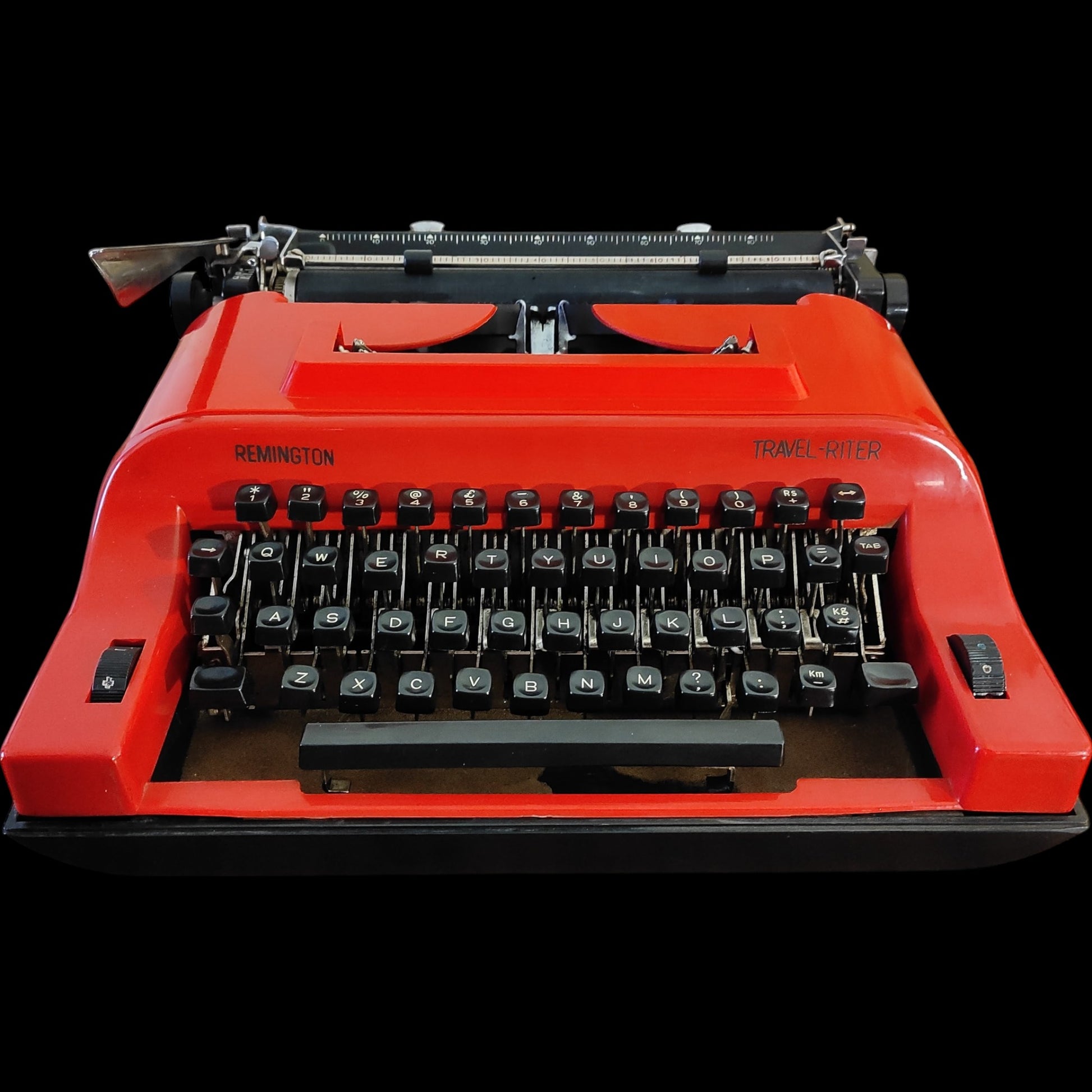 Image of Remington Travel-Riter Typewriter. Available from universaltypewritercompany.in