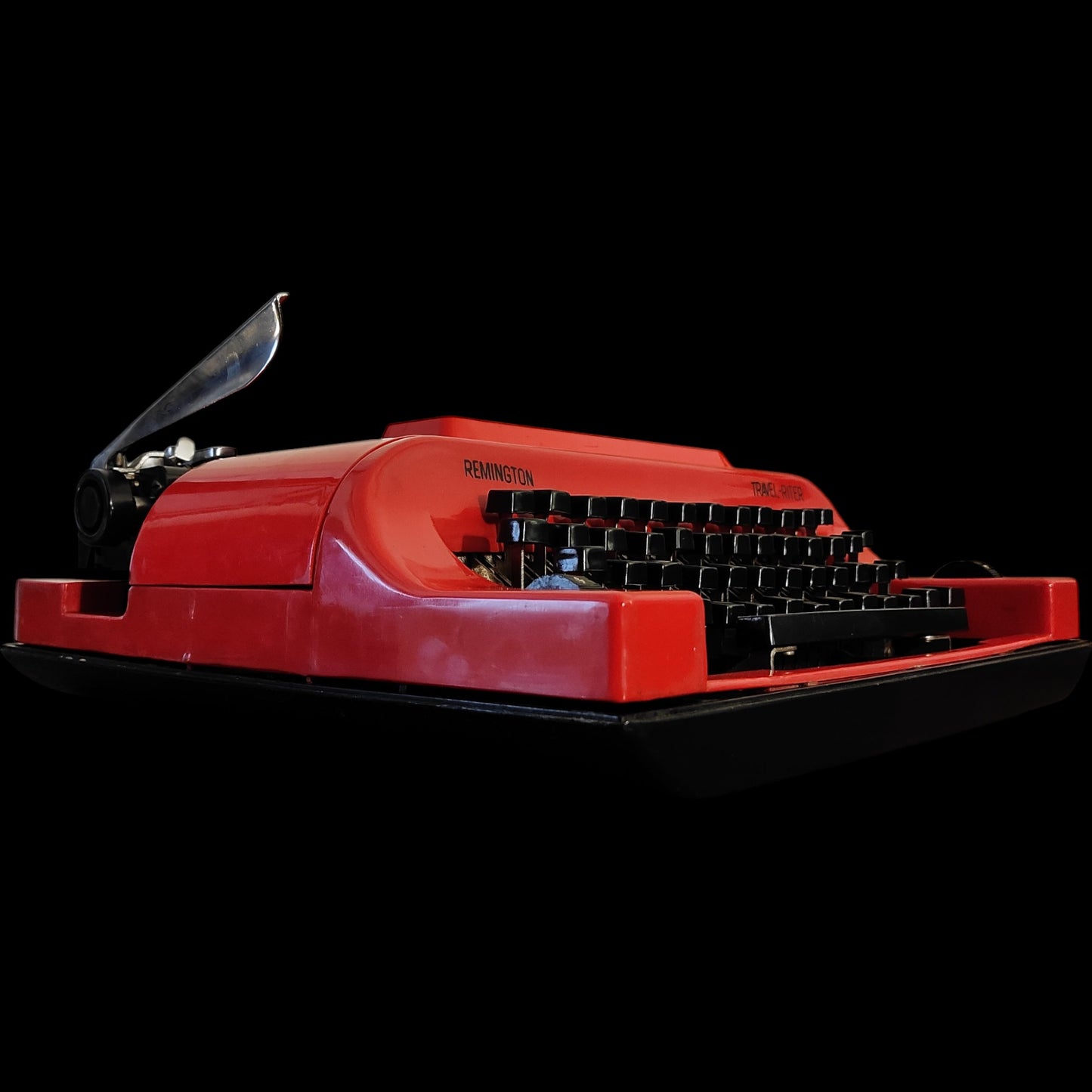 Image of Remington Travel-Riter Typewriter. Available from universaltypewritercompany.in