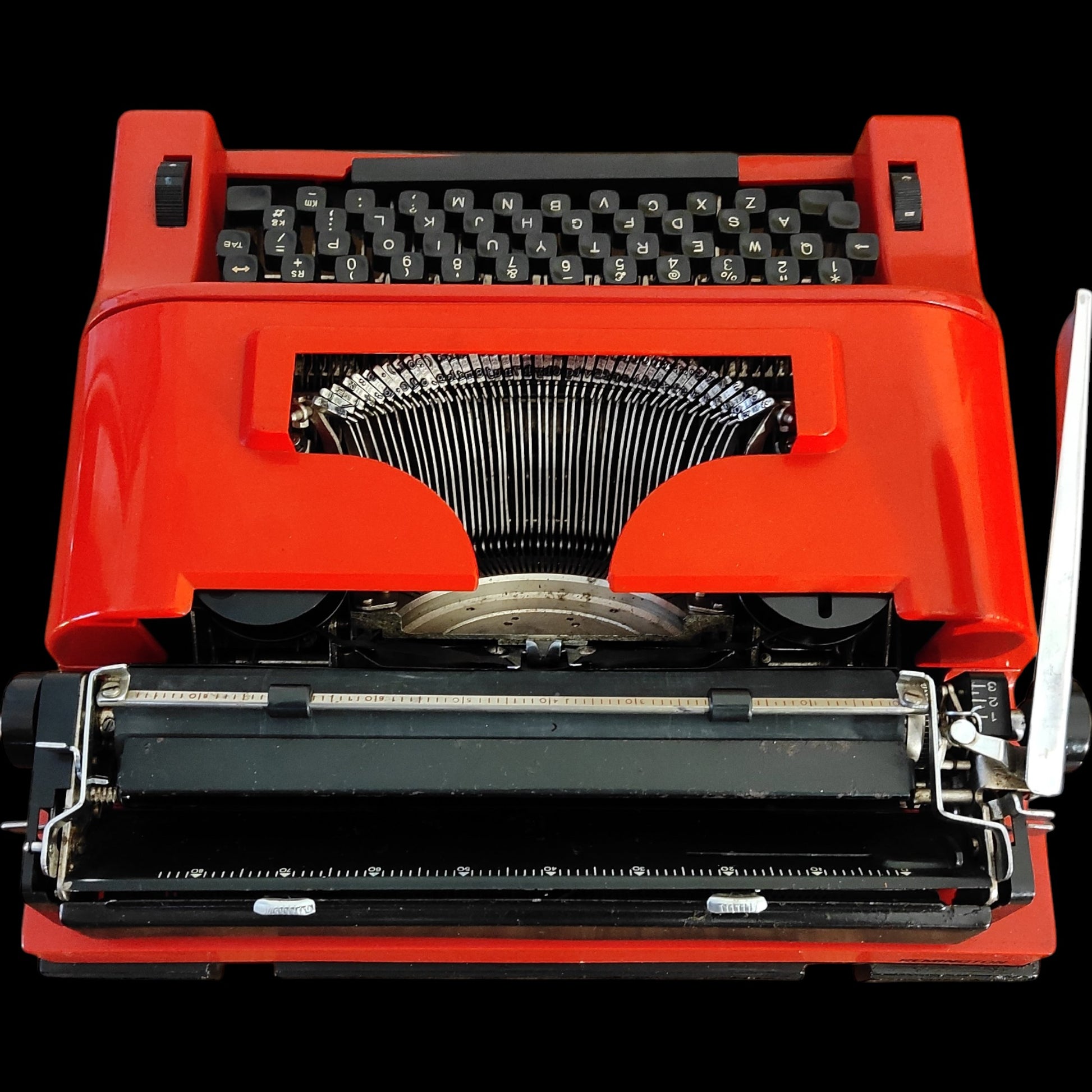 Image of Remington Travel-Riter Typewriter. Available from universaltypewritercompany.in