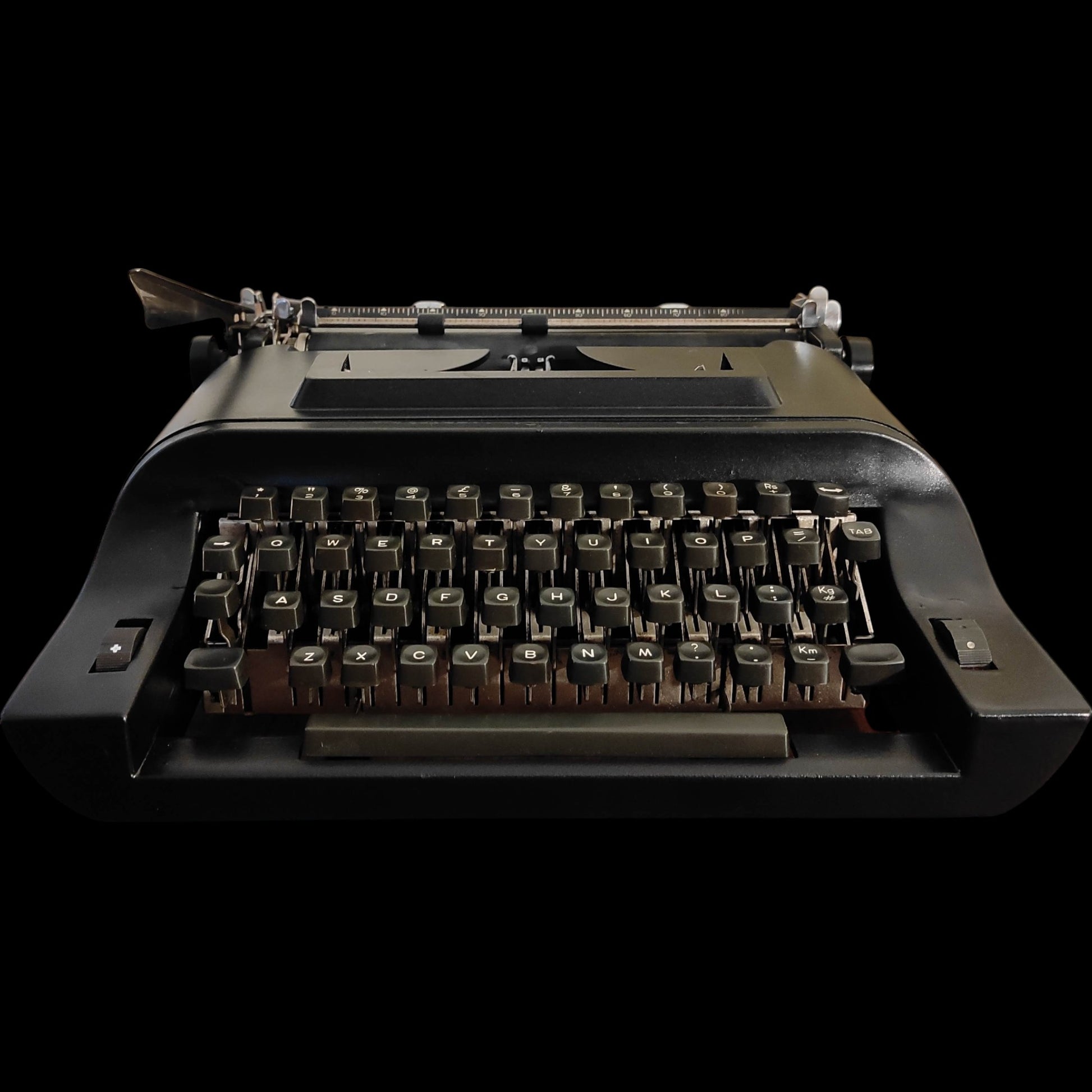 Image of Remington 20 Typewriter. Available from universaltypewritercompany.in