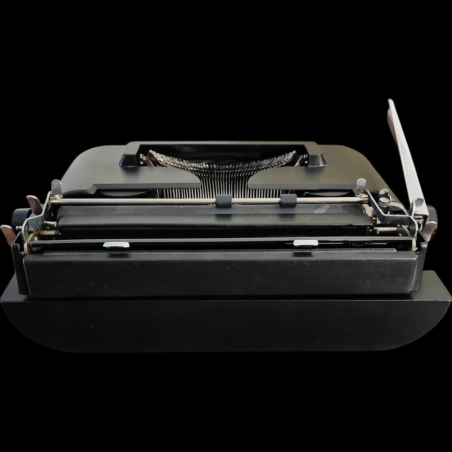 Image of Remington 20 Typewriter. Available from universaltypewritercompany.in