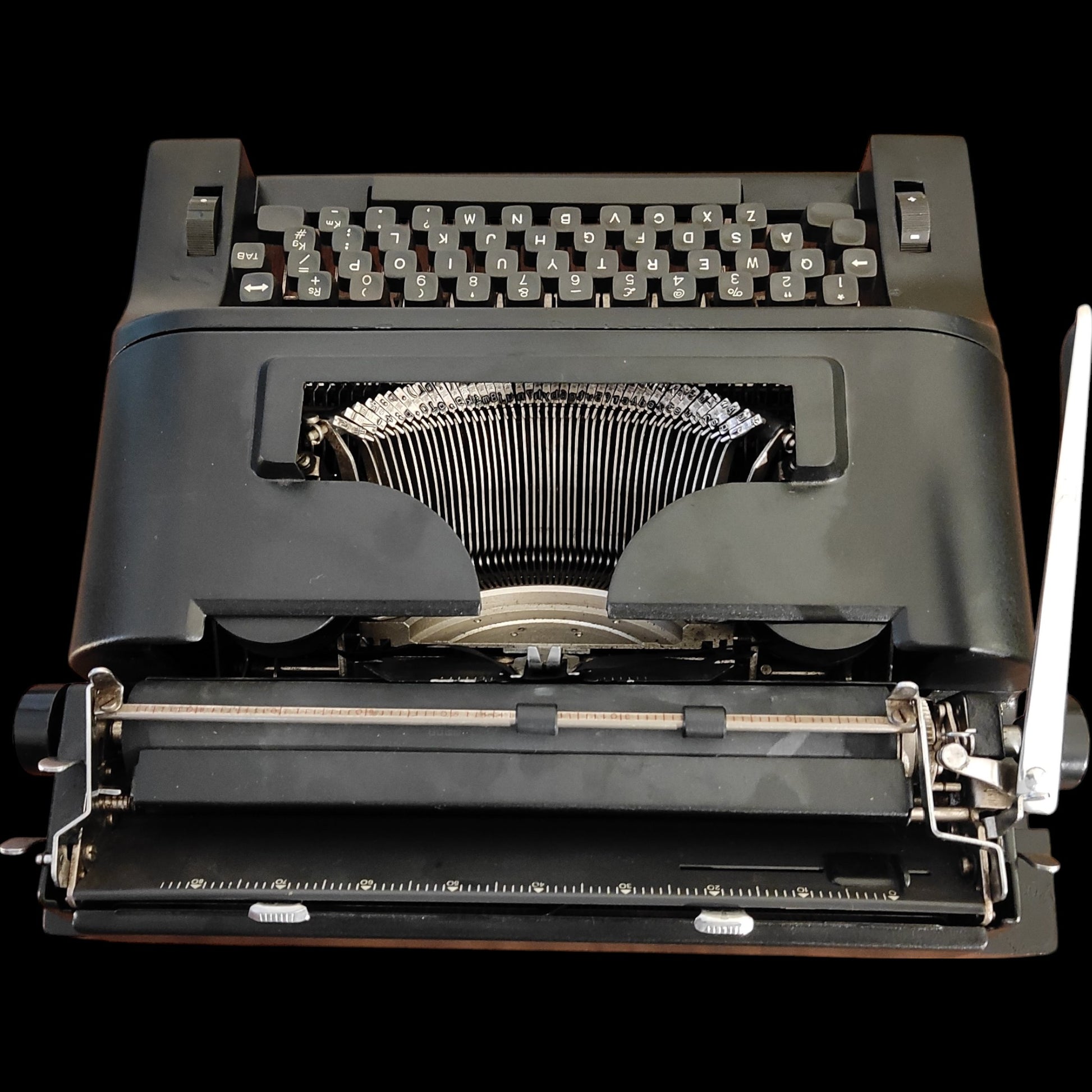 Image of Remington 20 Typewriter. Available from universaltypewritercompany.in