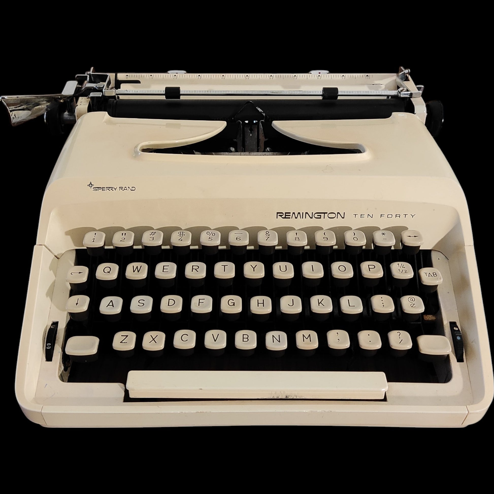 Image of Remington Ten Forty Typewriter. Available from universaltypewritercompany.in