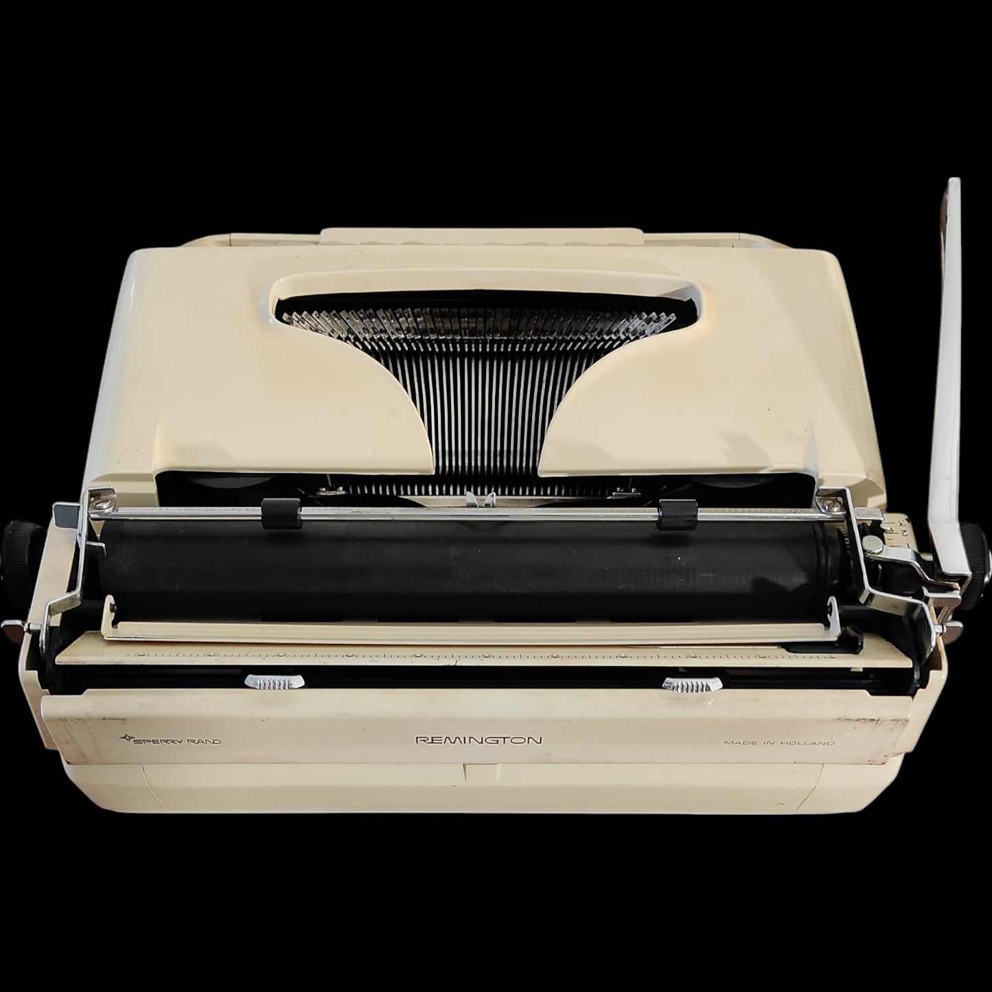 Image of Remington Ten Forty Typewriter. Available from universaltypewritercompany.in