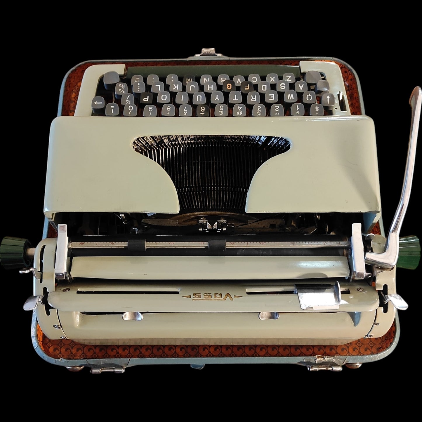 Image of Voss Typewriter. Available from universaltypewritercompany.in