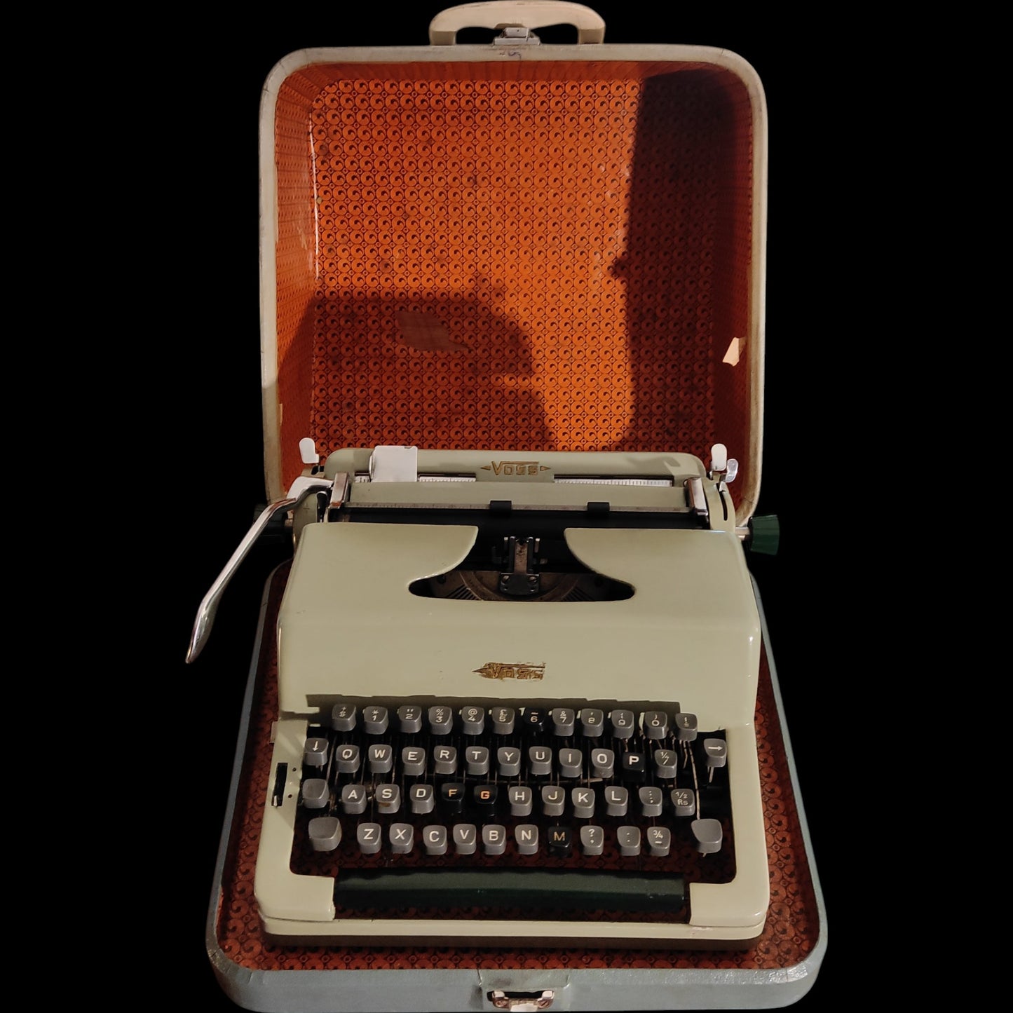 Image of Voss Typewriter. Available from universaltypewritercompany.in