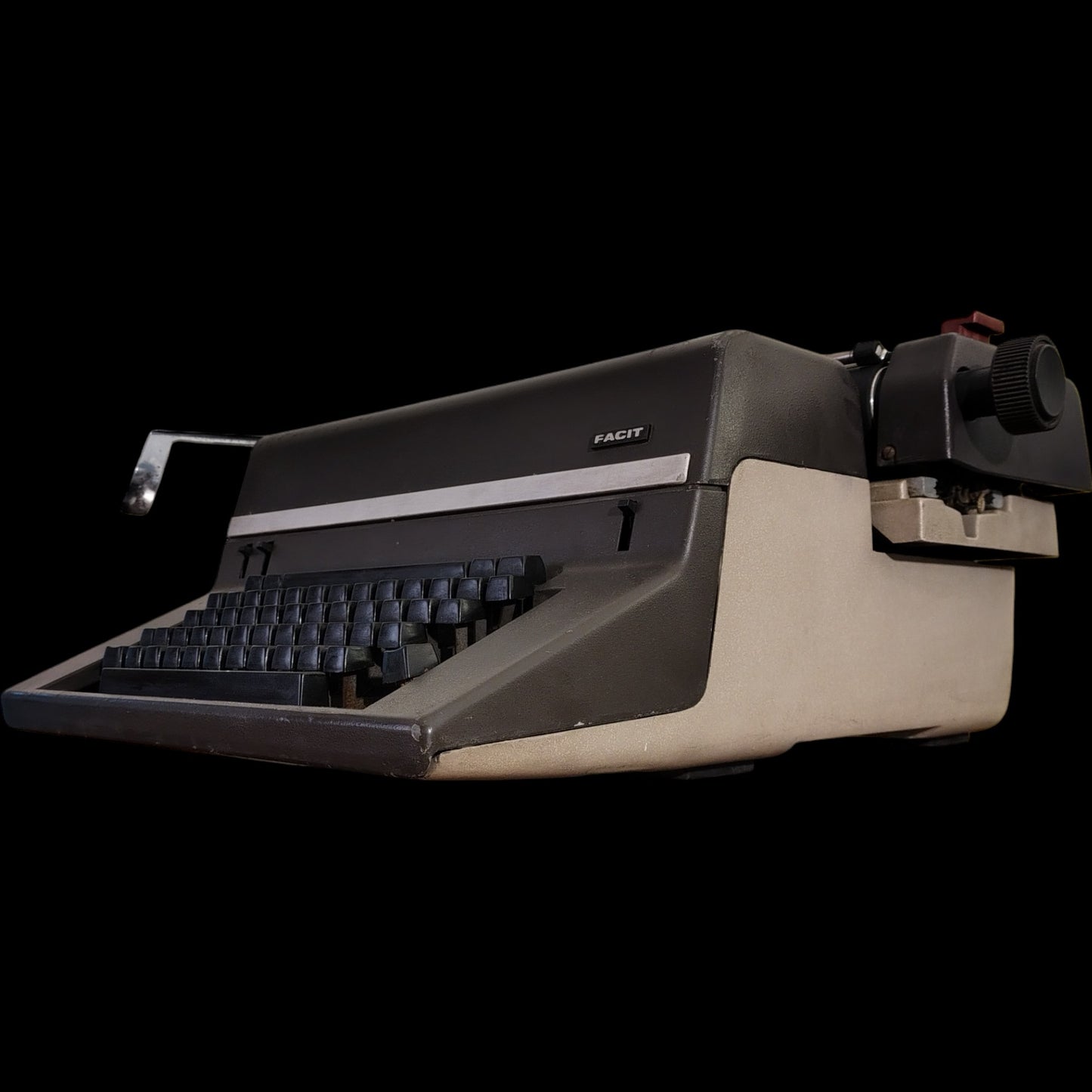 Image of Facit 1740 Typewriter. Available from universaltypewritercompany.in