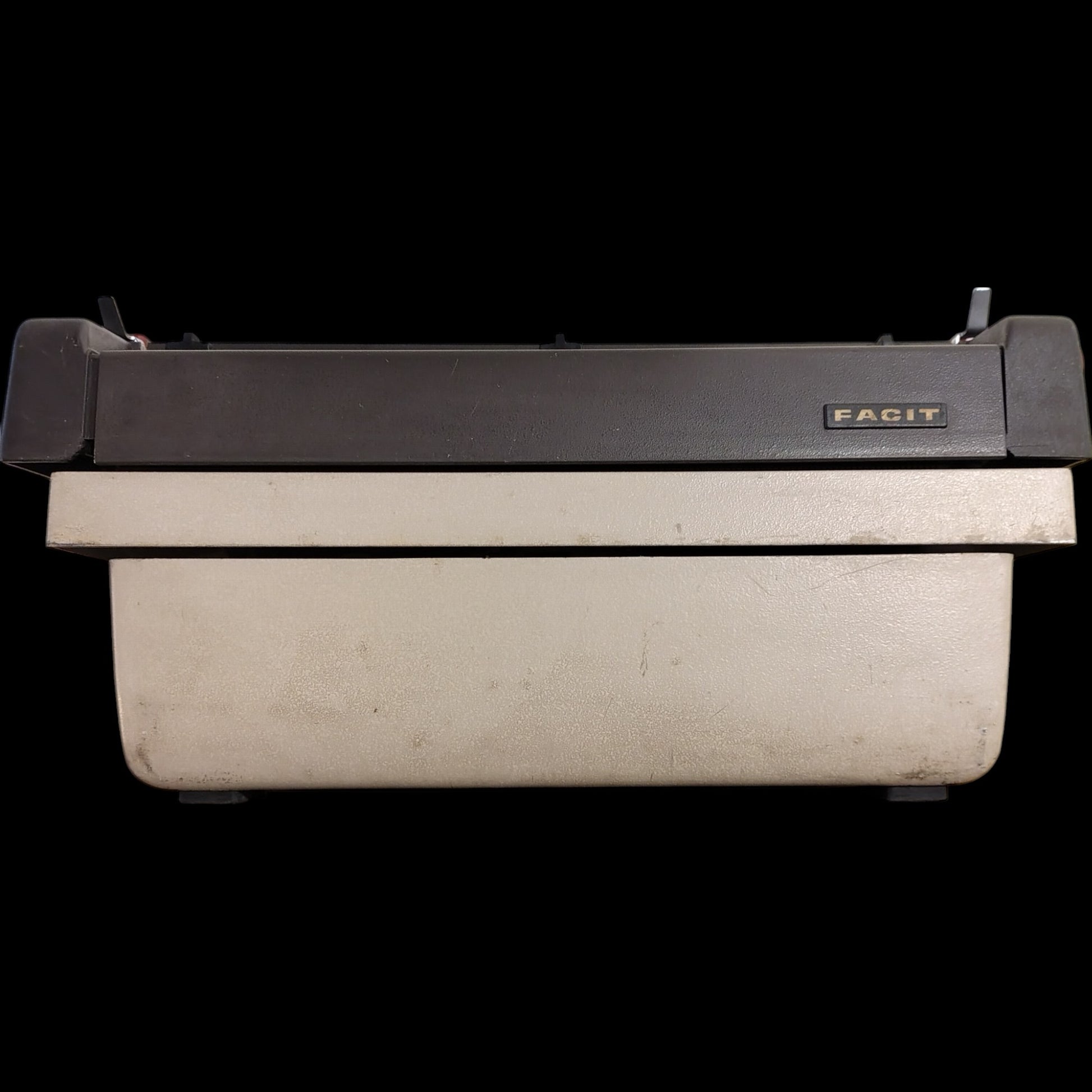 Image of Facit 1740 Typewriter. Available from universaltypewritercompany.in