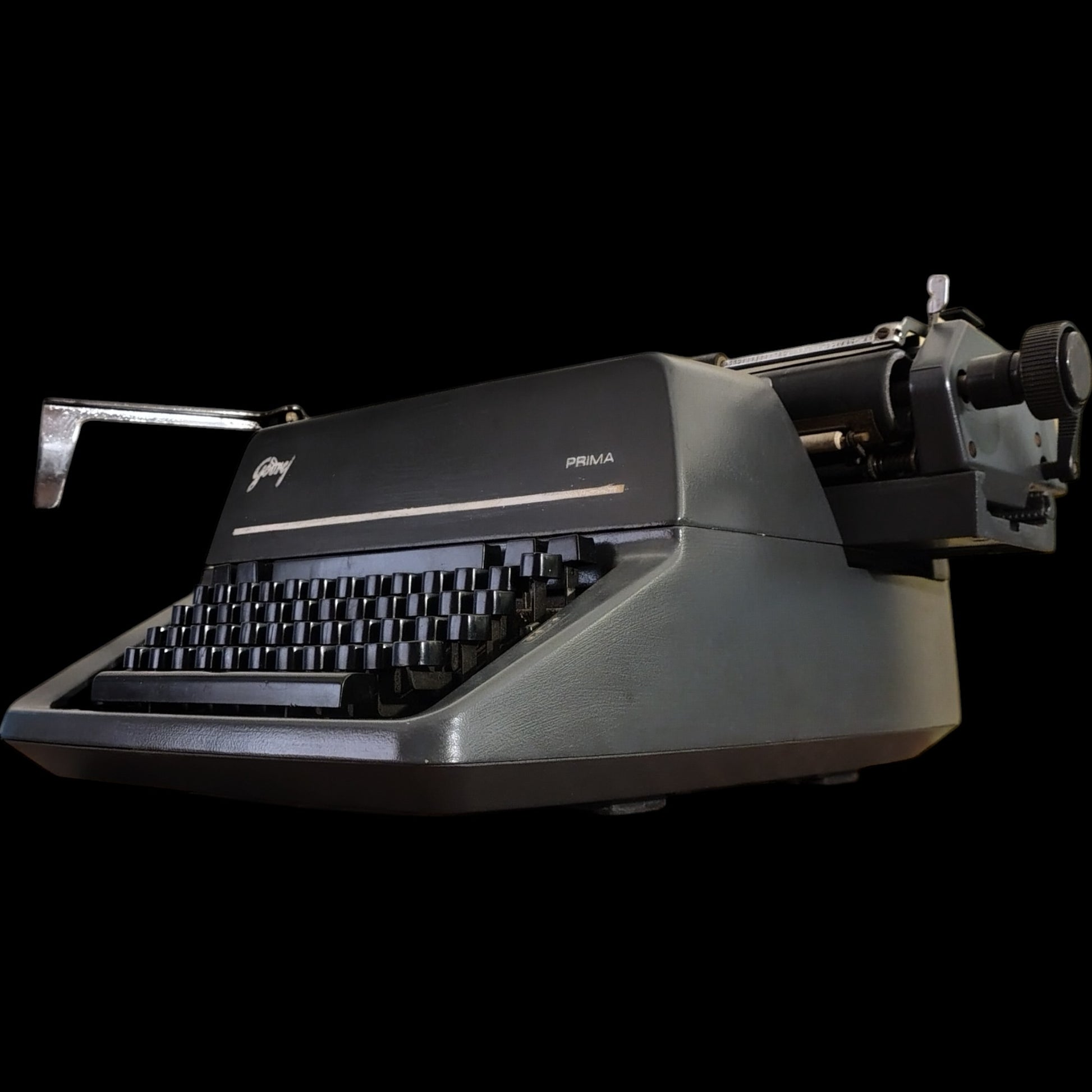 Image of Godrej Prima English Keyboard Typewriter. Available from universaltypewritercompany.in