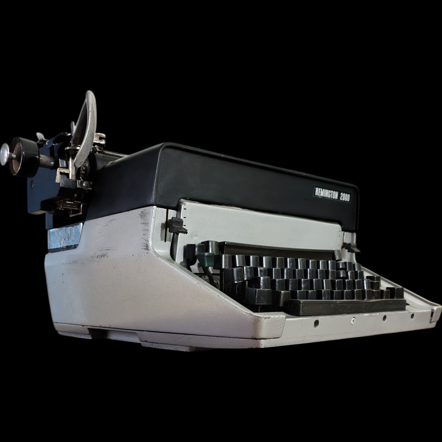 Image of Remington 2000 Typewriter. Available from universaltypewritercompany.in