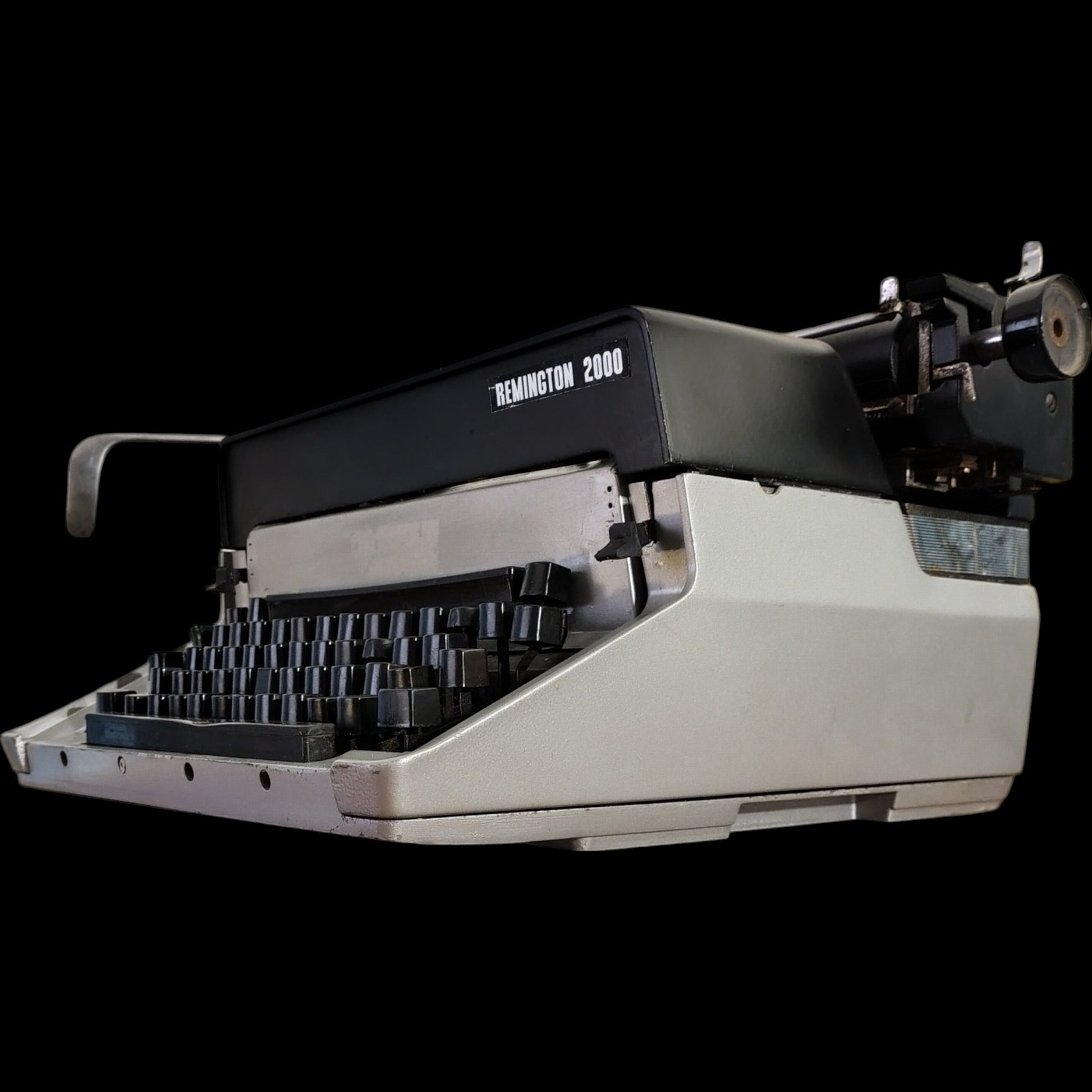 Image of Remington 2000 Typewriter. Available from universaltypewritercompany.in