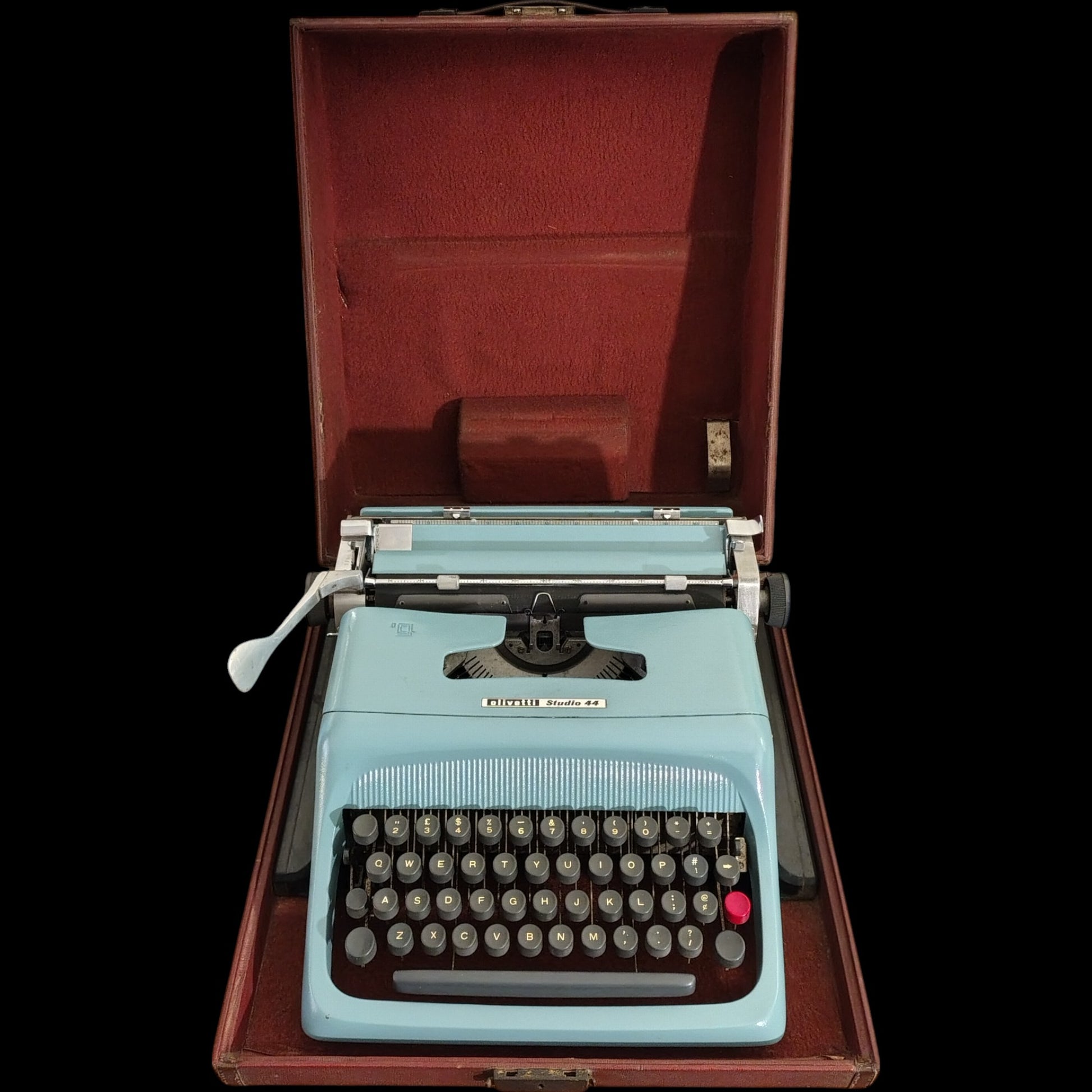 Image of Olivetti Studio 44 Typewriter. Available from universaltypewritercompany.in