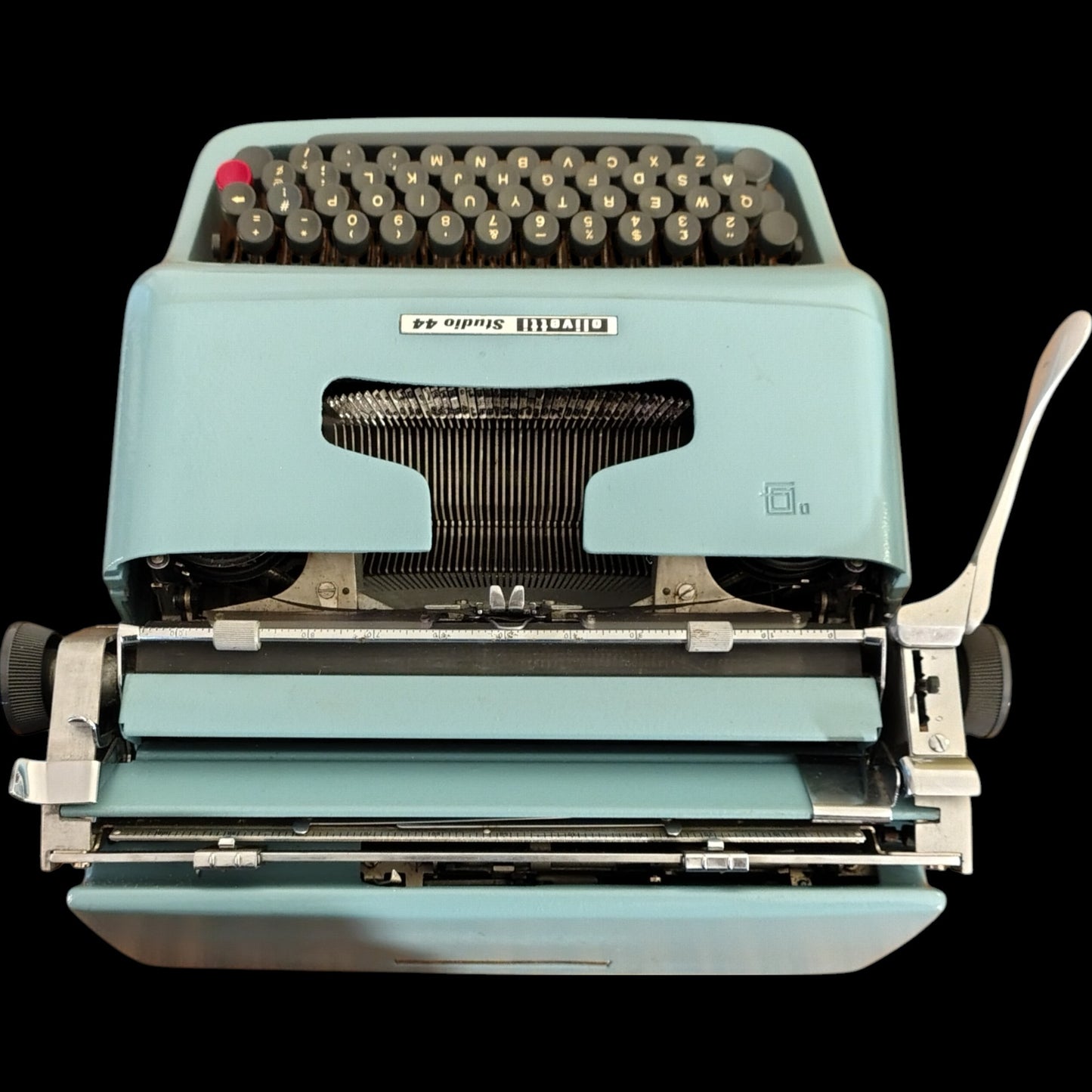 Image of Olivetti Studio 44 Typewriter. Available from universaltypewritercompany.in