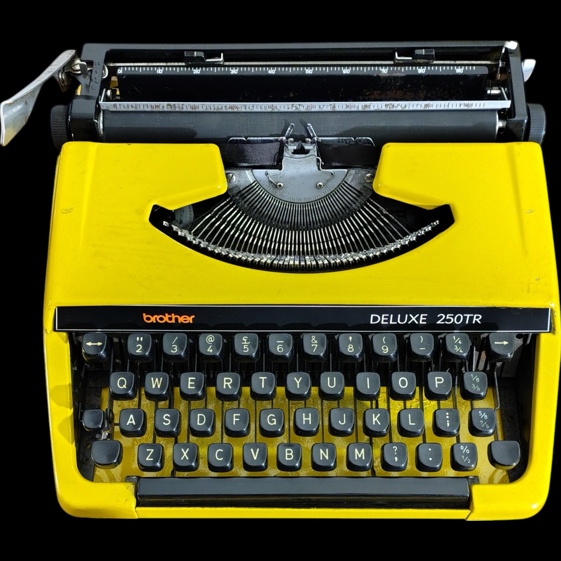 Image of Brother Deluxe 250TR Typewriter. Available from universaltypewritercompany.in