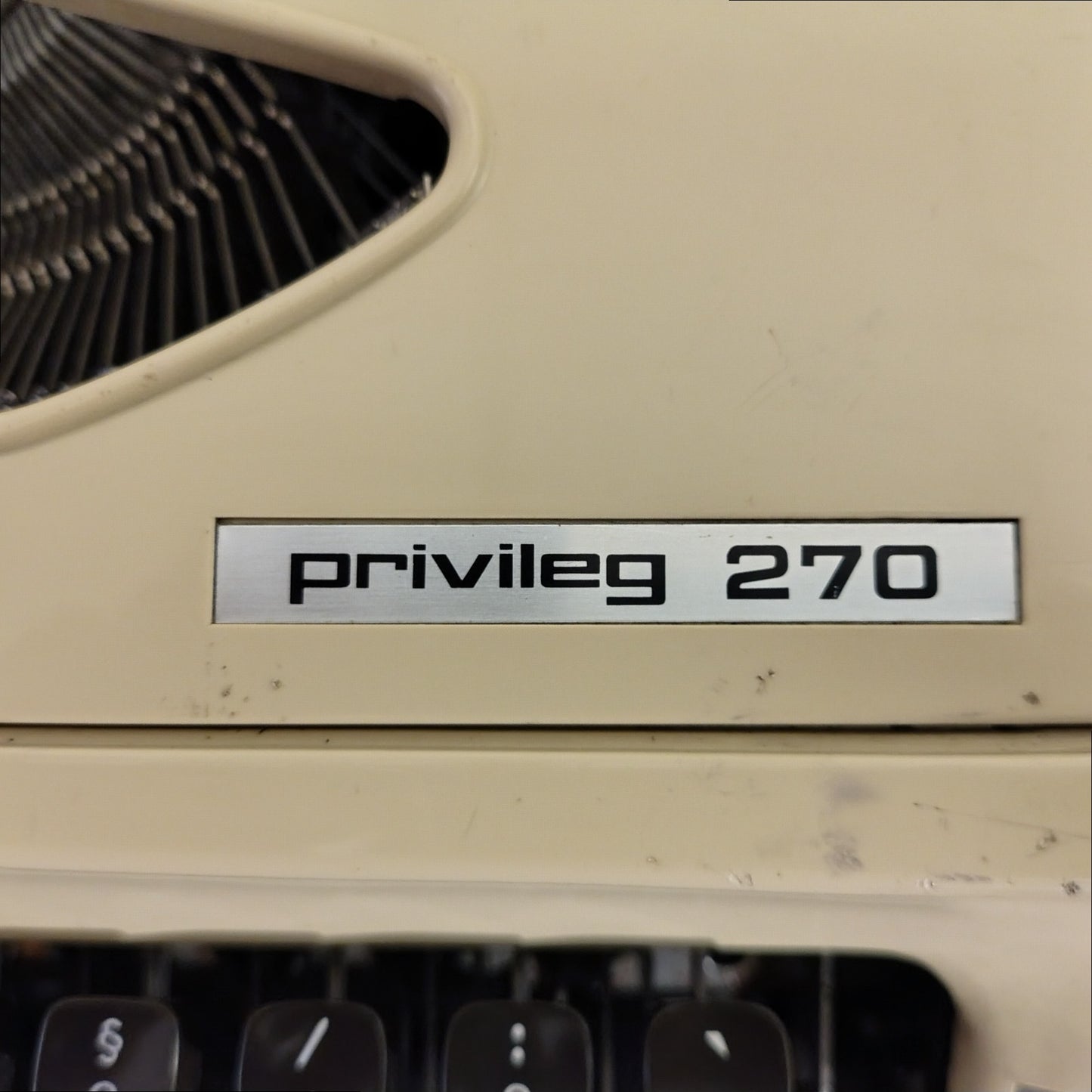 Image of Privileg 270 Typewriter. Available from universaltypewritercompany.in