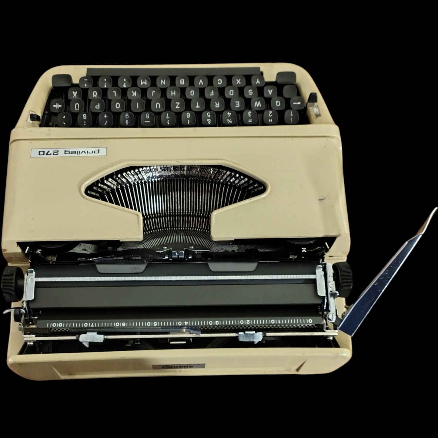 Image of Privileg 270 Typewriter. Available from universaltypewritercompany.in