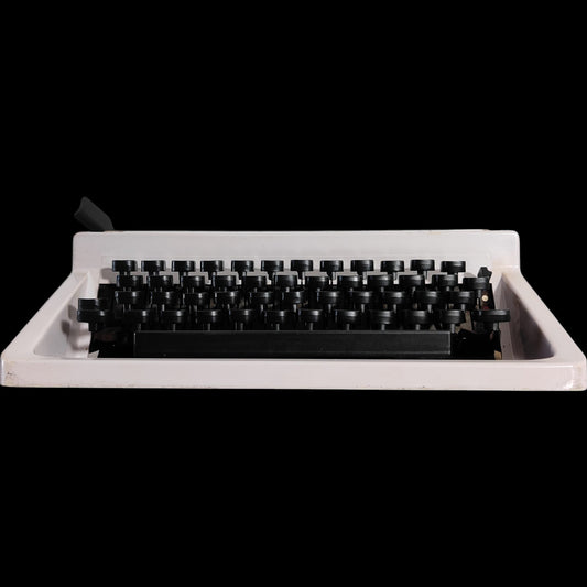 Image of Underwood 310 Typewriter. Available from universaltypewritercompany.in