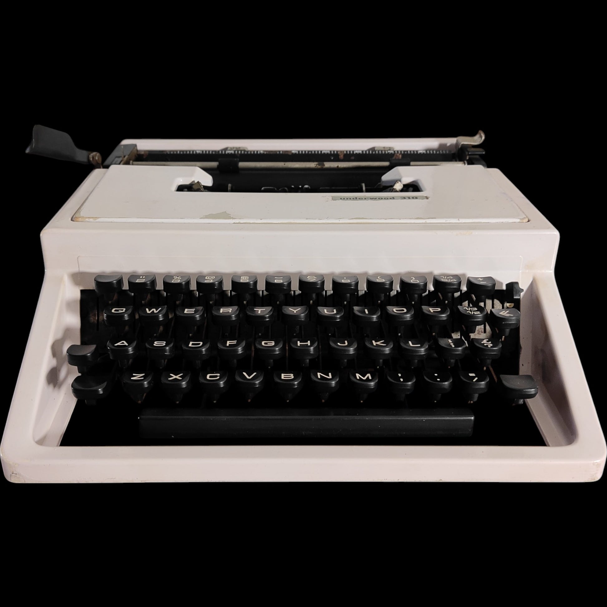 Image of Underwood 310 Typewriter. Available from universaltypewritercompany.in