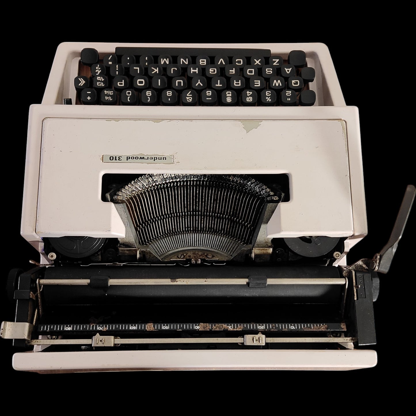 Image of Underwood 310 Typewriter. Available from universaltypewritercompany.in