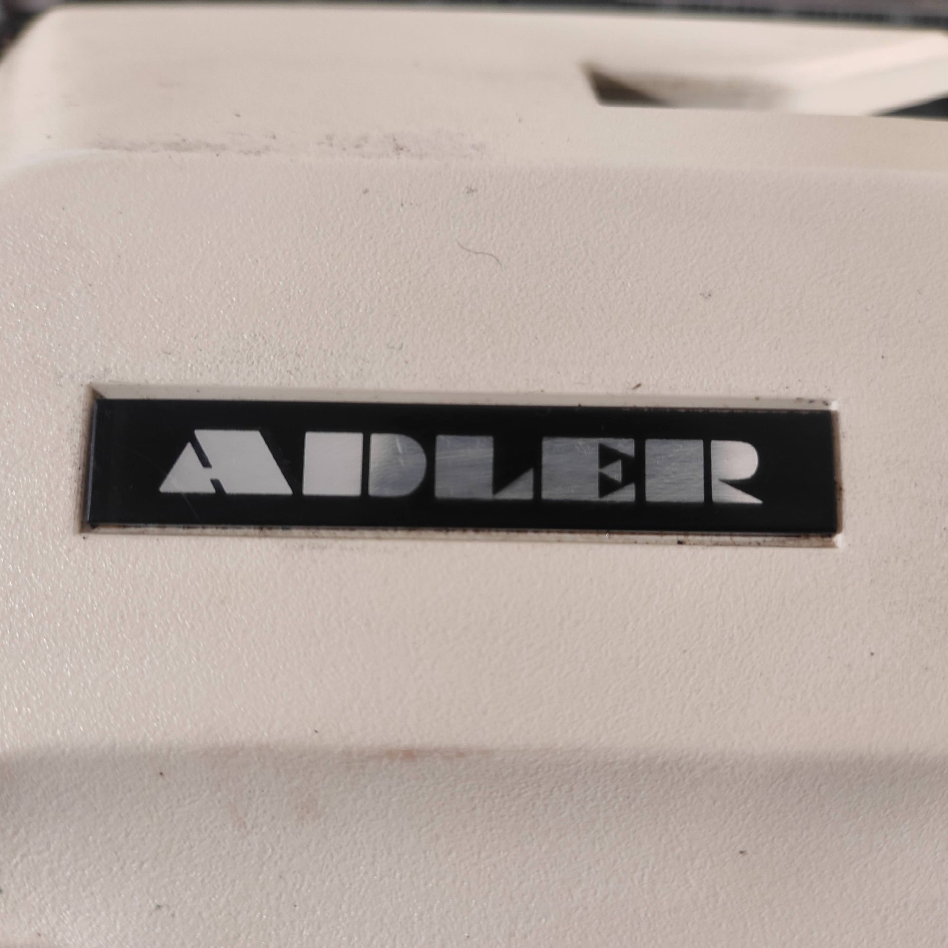 Image of Adler Junior 13 Typewriter. Available from universaltypewritercompany.in