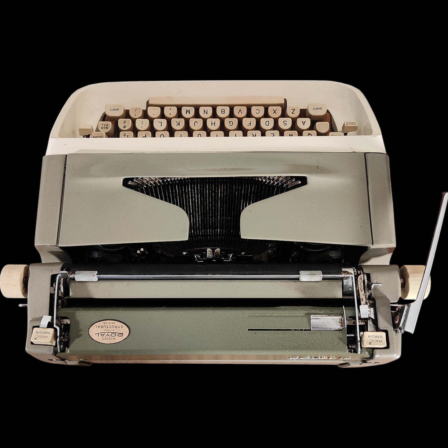 Image of Royal Safari Typewriter. Available from universaltypewritercompany.in