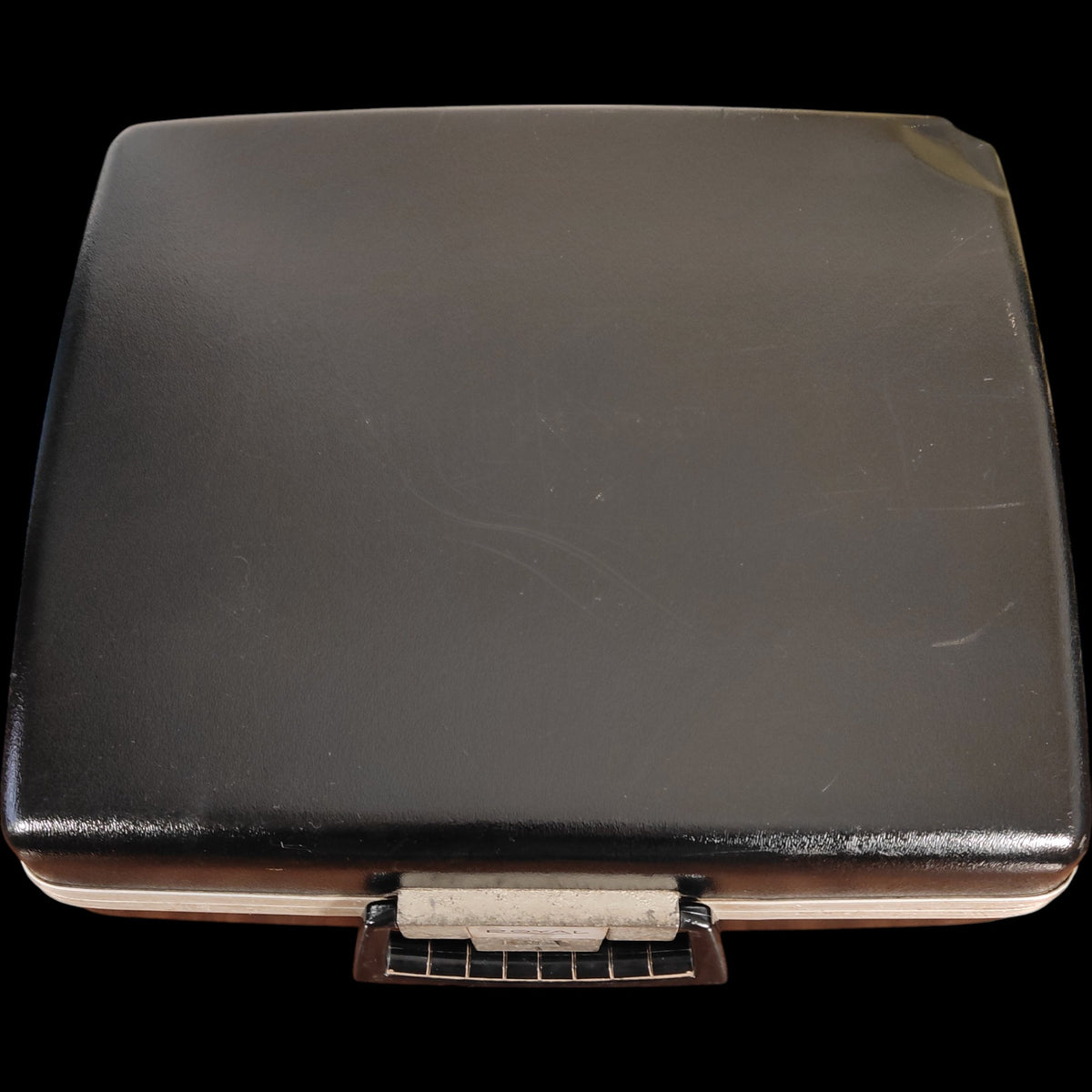 Image of Royal Safari Typewriter.
Available from universaltypewritercompany.in