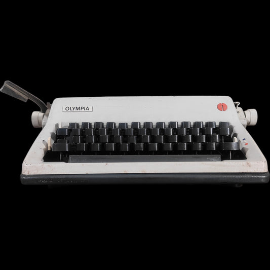 Image of Olympia SM9 Typewriter. Available from universaltypewritercompany.in