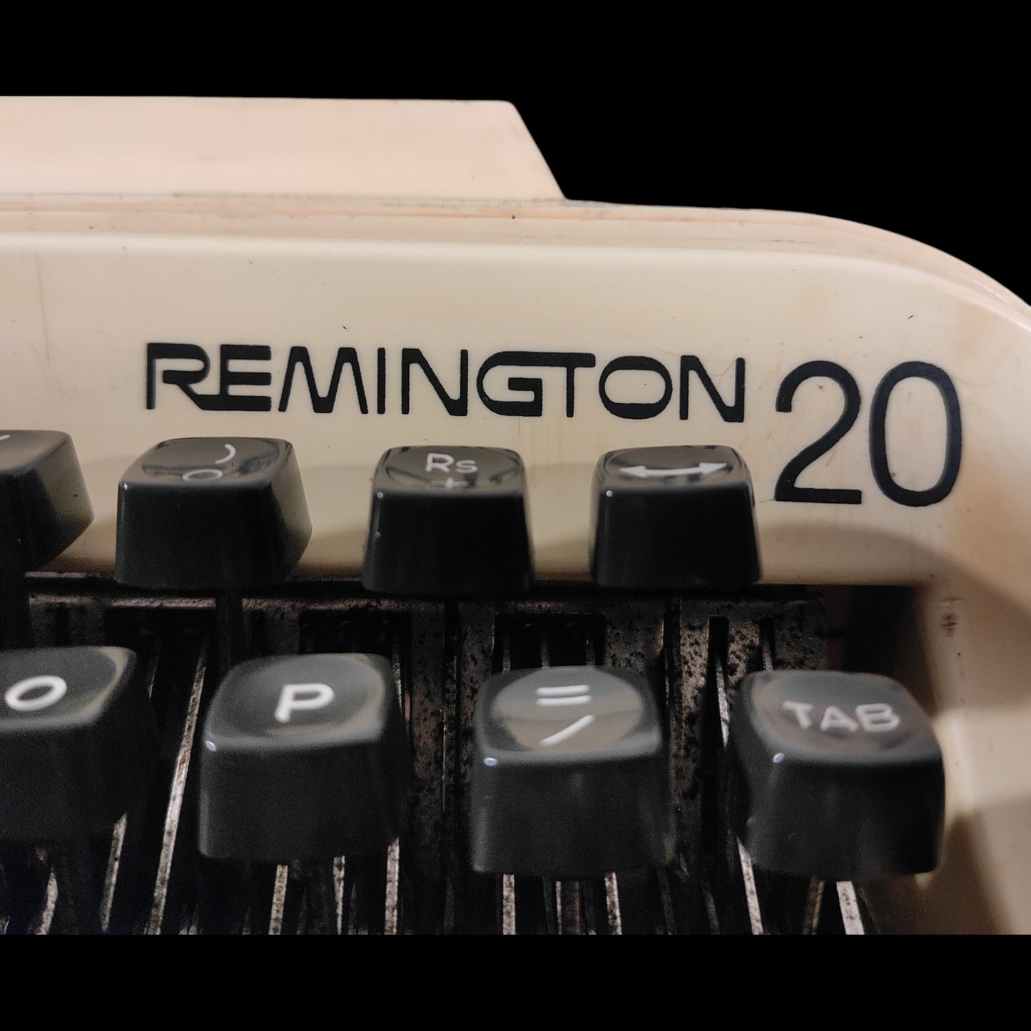 Image of Remington 20 Typewriter. Available from universaltypewritercompany.in