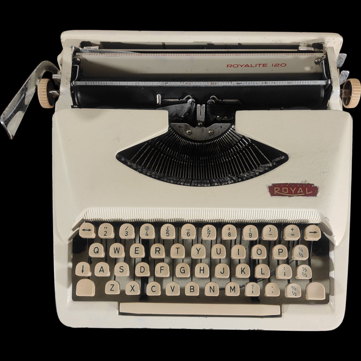 Image of Royal Royalite 120 Typewriter. Available from universaltypewritercompany.in