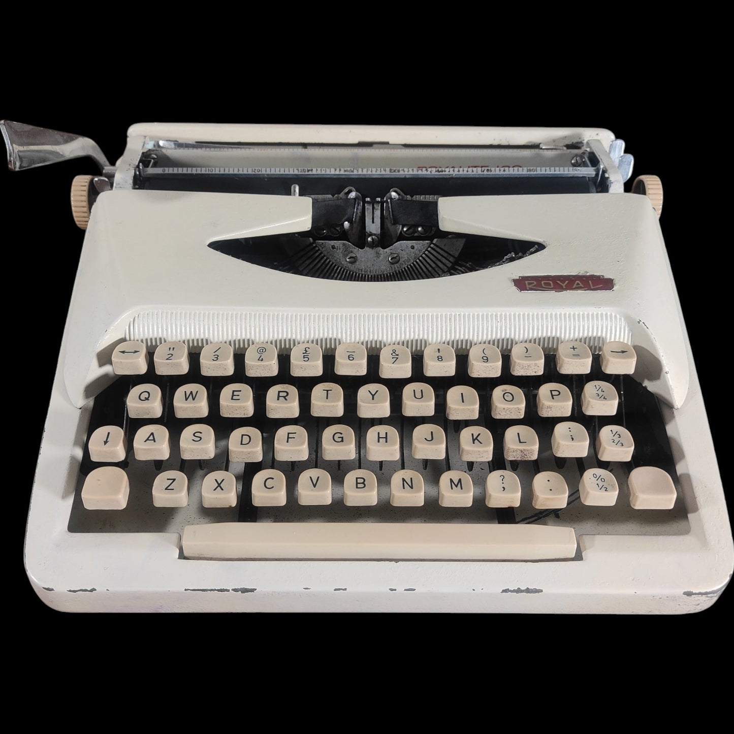 Image of Royal Royalite 120 Typewriter. Available from universaltypewritercompany.in