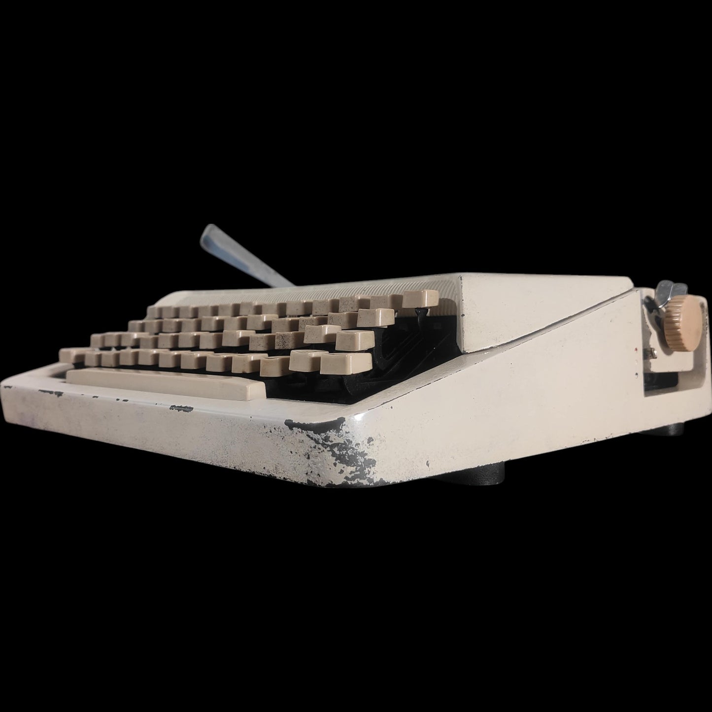 Image of Royal Royalite 120 Typewriter. Available from universaltypewritercompany.in