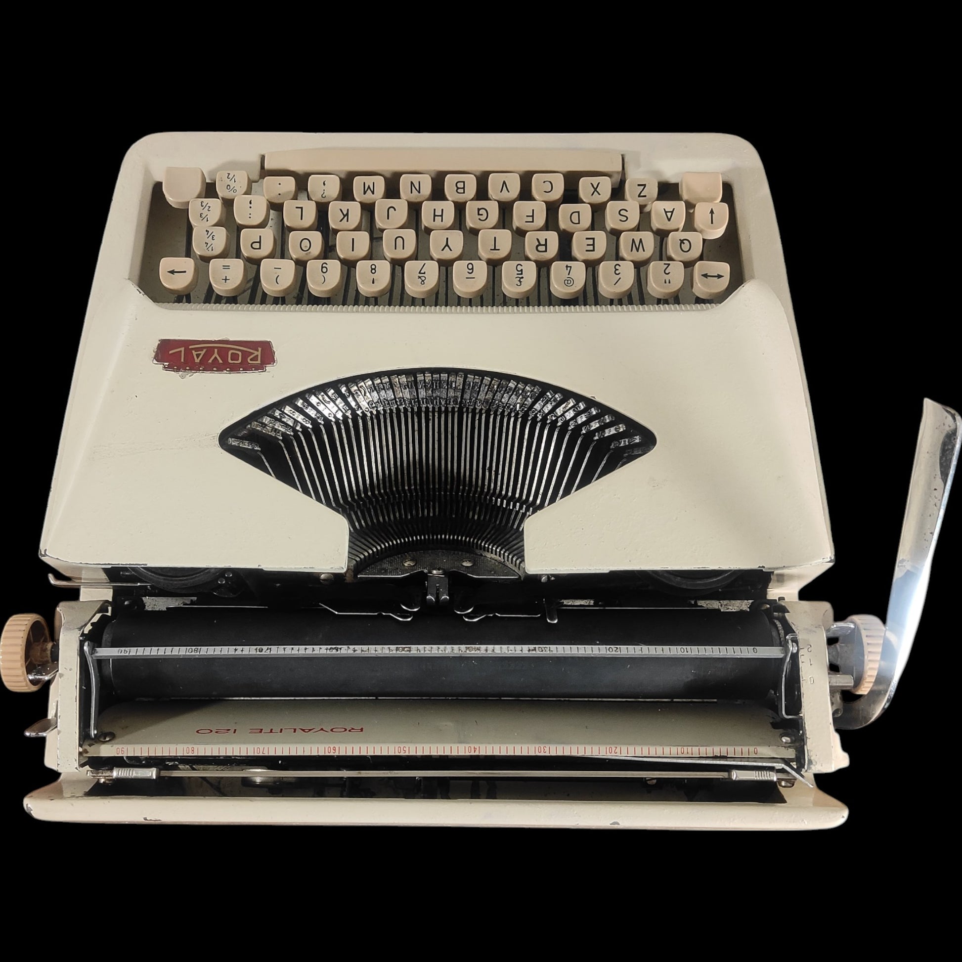 Image of Royal Royalite 120 Typewriter. Available from universaltypewritercompany.in