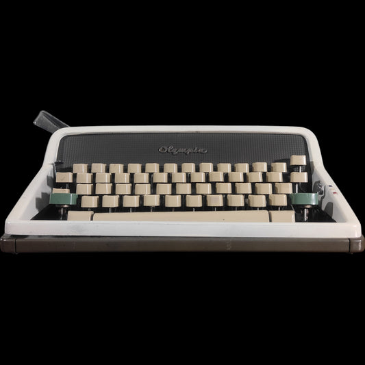 Image of Olympia SM7 Typewriter. Available from universaltypewritercompany.in