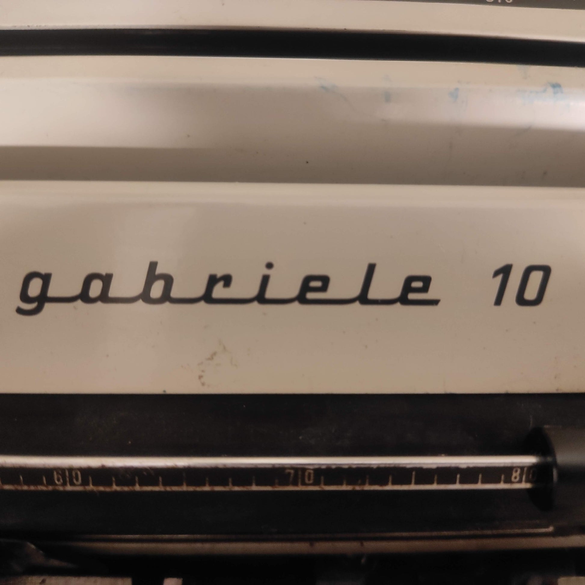 Image of Triumph Gabriele 10 Typewriter. Available from universaltypewritercompany.in