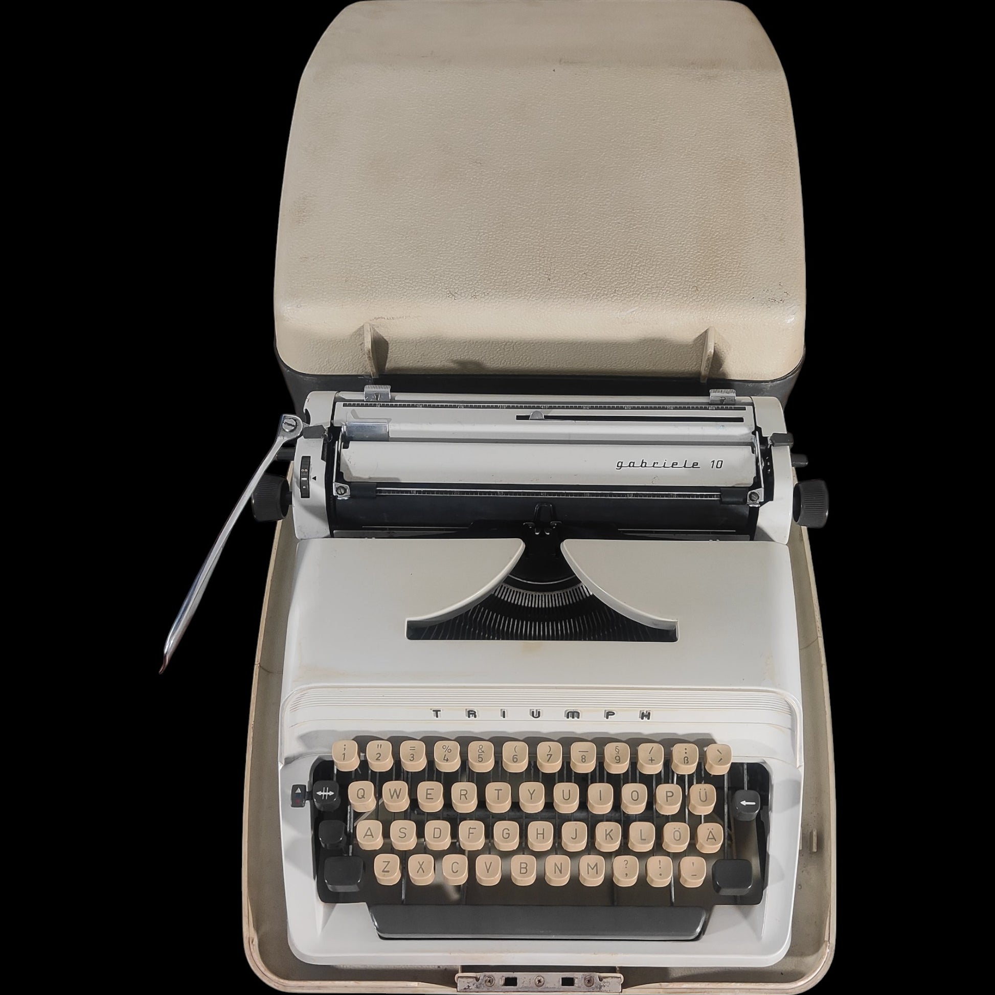 Image of Triumph Gabriele 10 Typewriter. Available from universaltypewritercompany.in