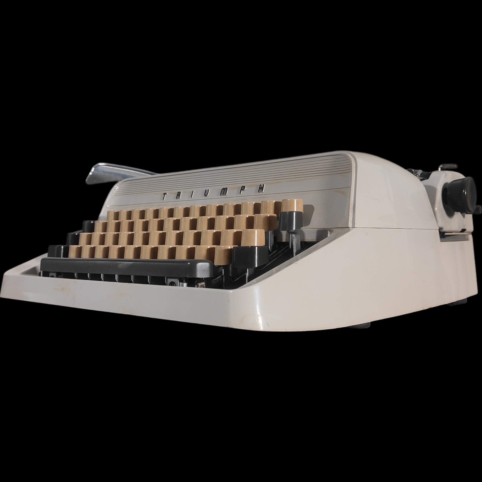 Image of Triumph Gabriele 10 Typewriter. Available from universaltypewritercompany.in